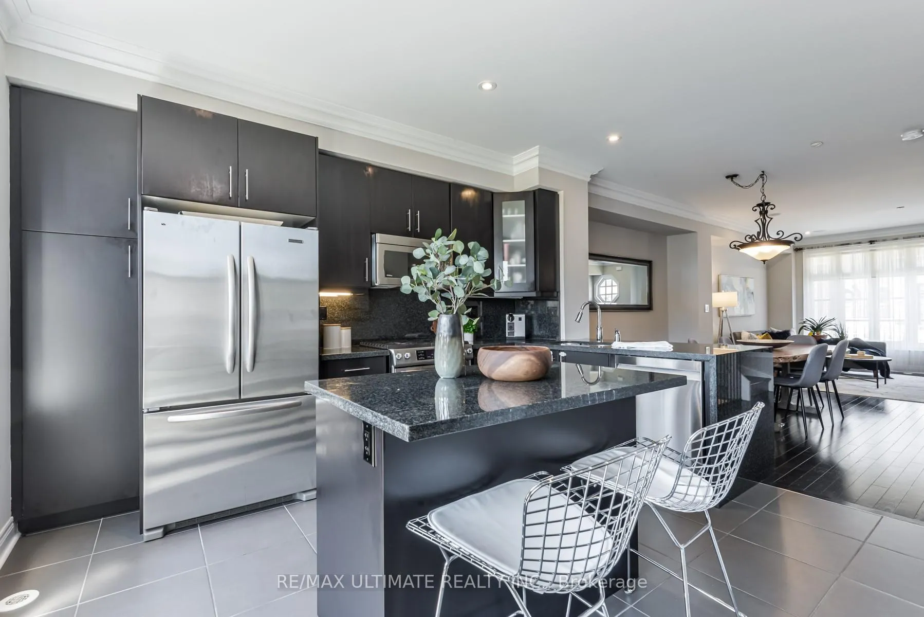 Photo 6 of 15 Powseland Crescent W, Vaughan, West Woodbridge — HOMEH