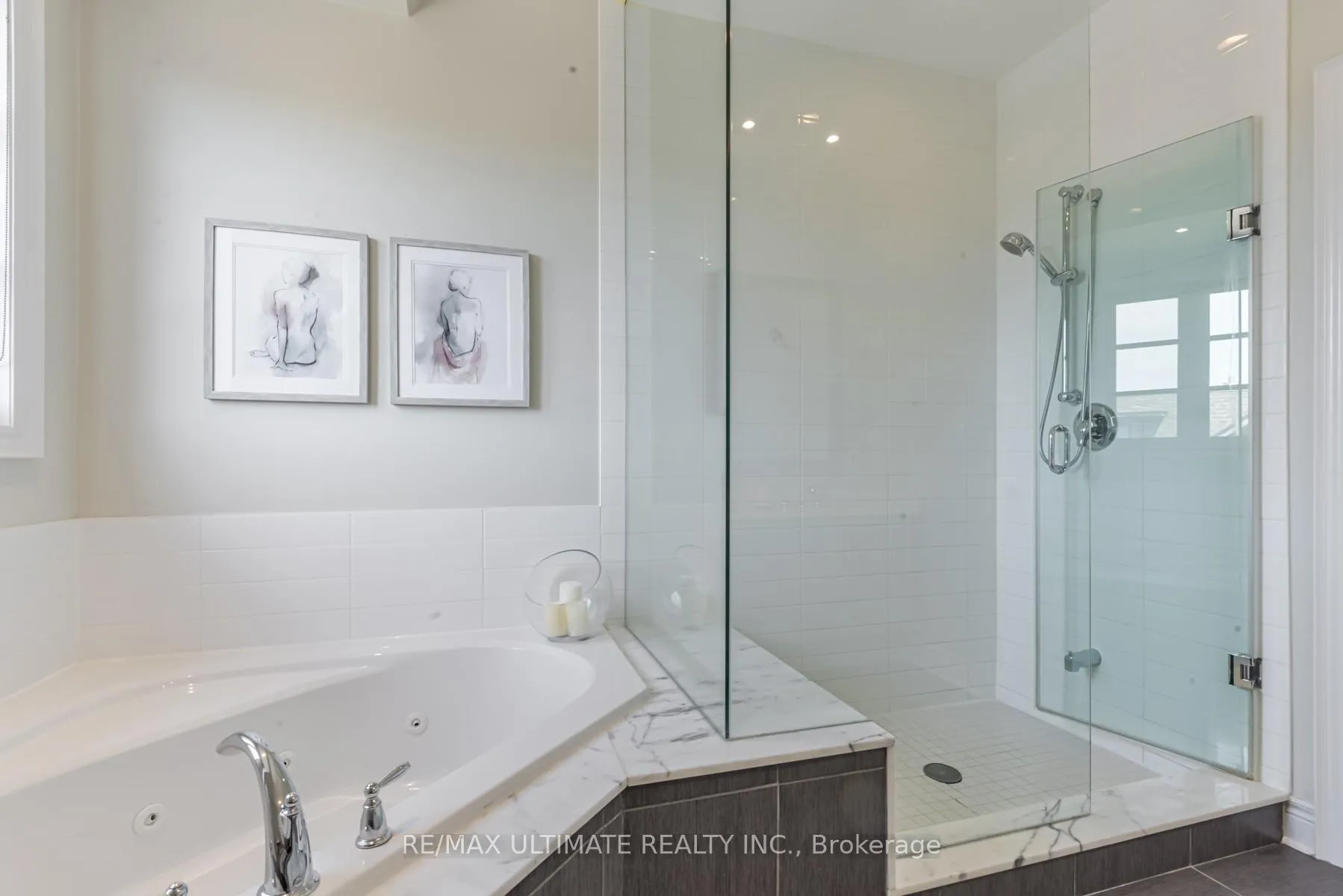 Photo 13 of 15 Powseland Crescent W, Vaughan, West Woodbridge — HOMEH