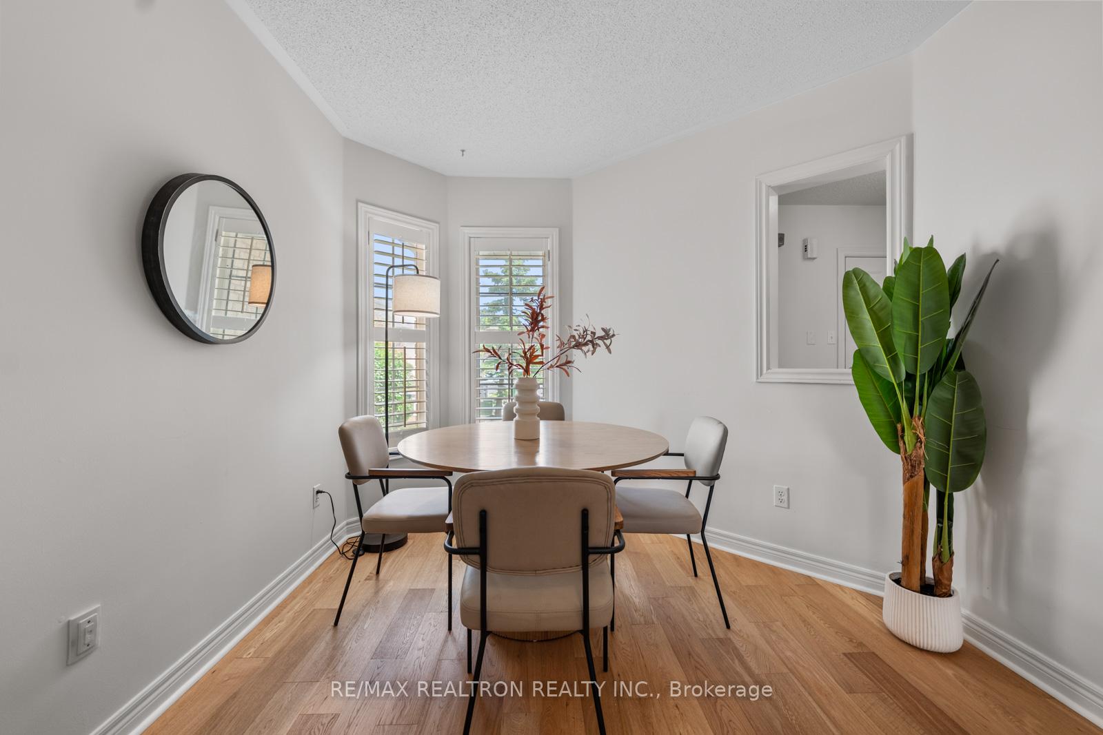 Photo 3 of 47 Coolspring Crescent, Caledon, Bolton East — HOMEH