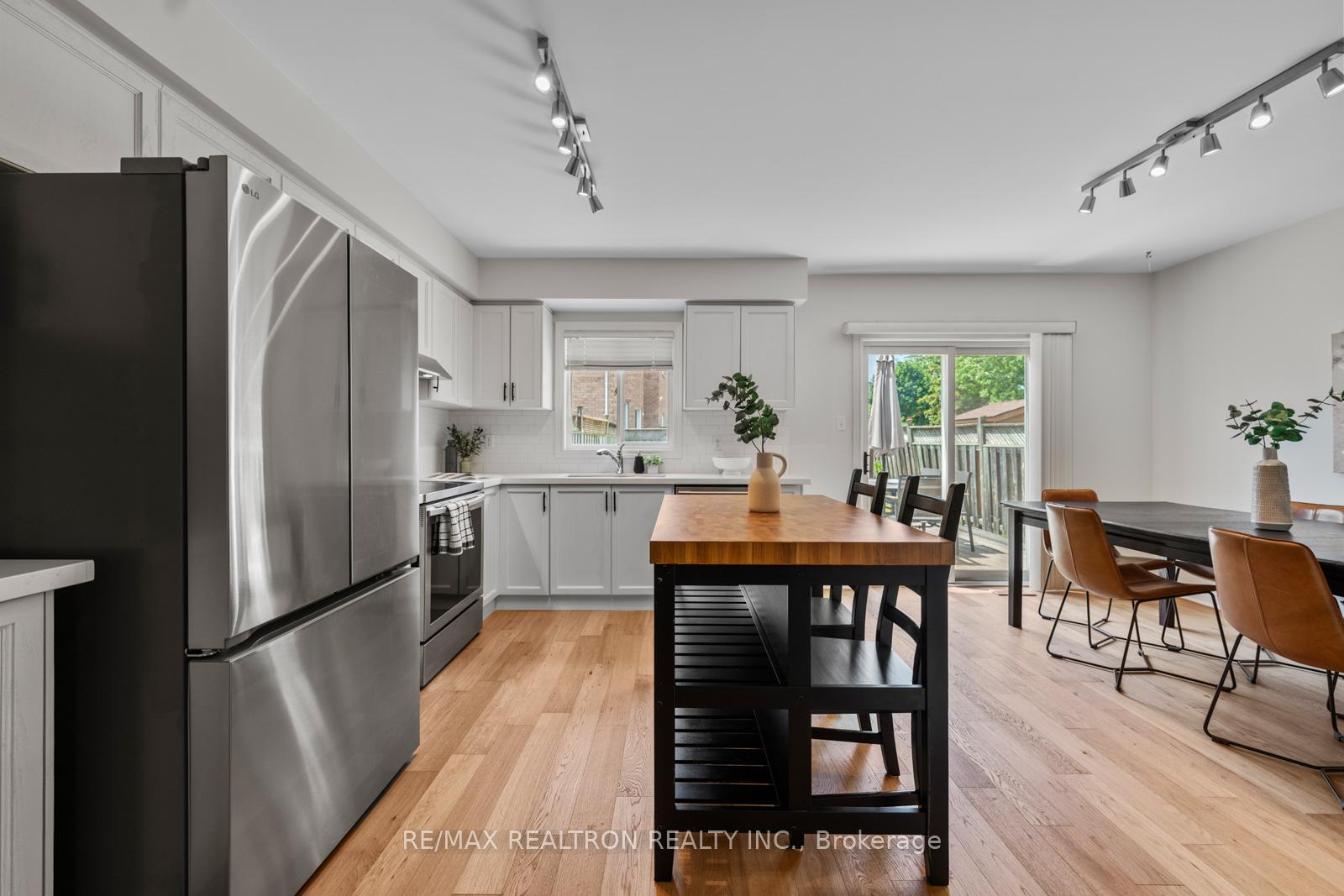 Photo 13 of 47 Coolspring Crescent, Caledon, Bolton East — HOMEH