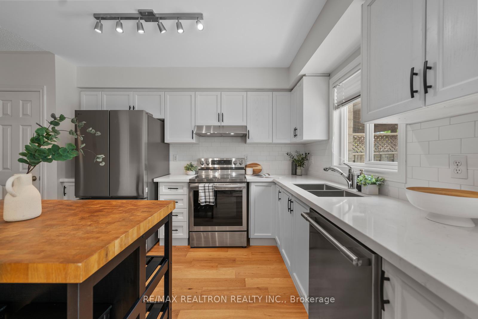 Photo 20 of 47 Coolspring Crescent, Caledon, Bolton East — HOMEH