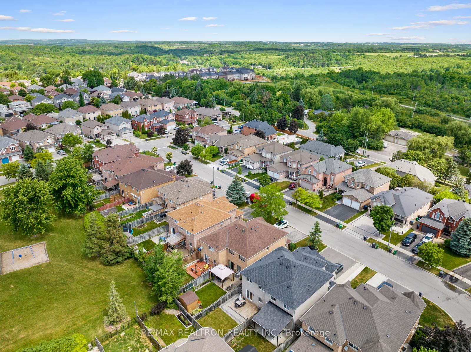 Photo 27 of 47 Coolspring Crescent, Caledon, Bolton East — HOMEH