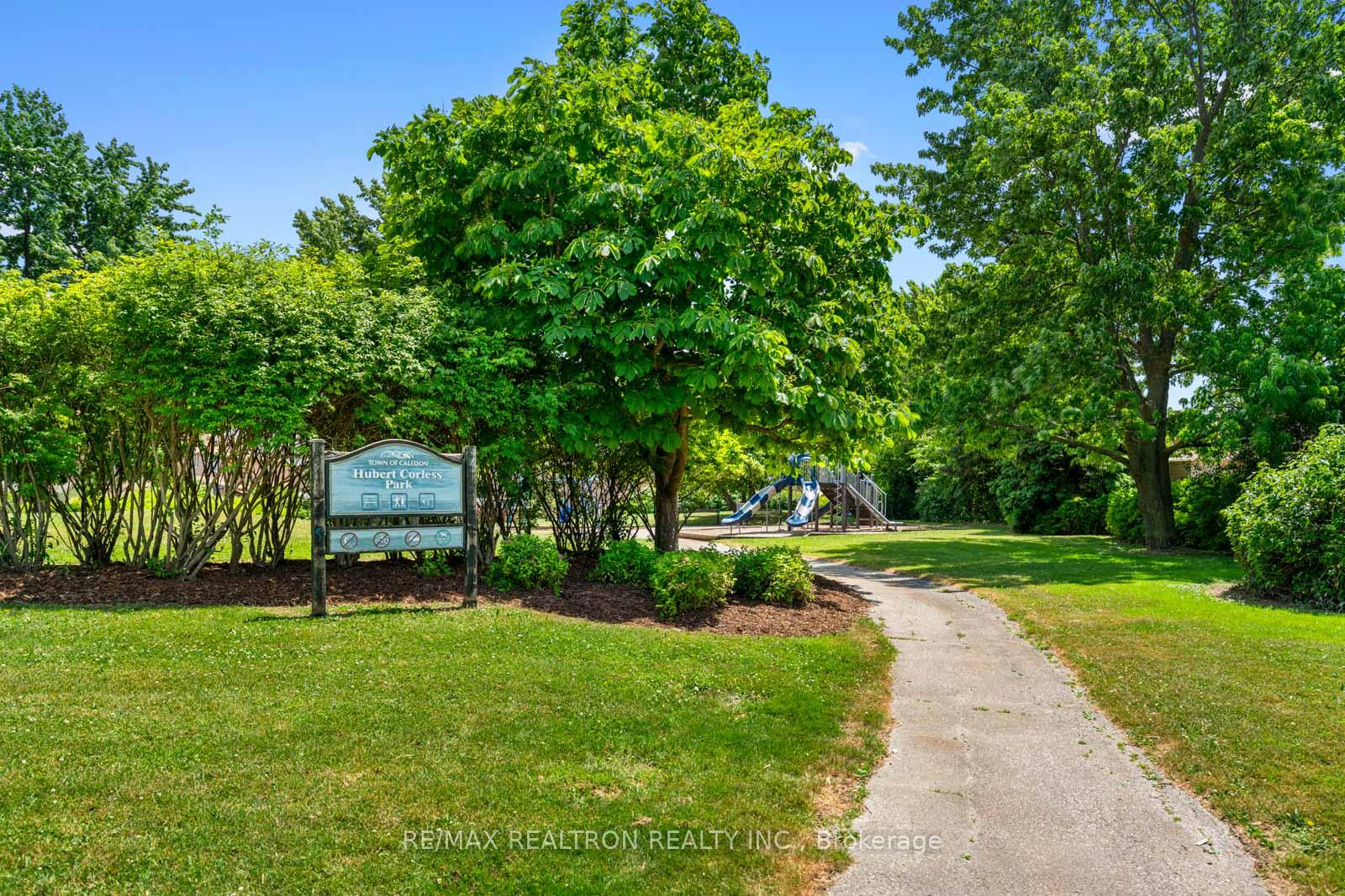 Photo 35 of 47 Coolspring Crescent, Caledon, Bolton East — HOMEH