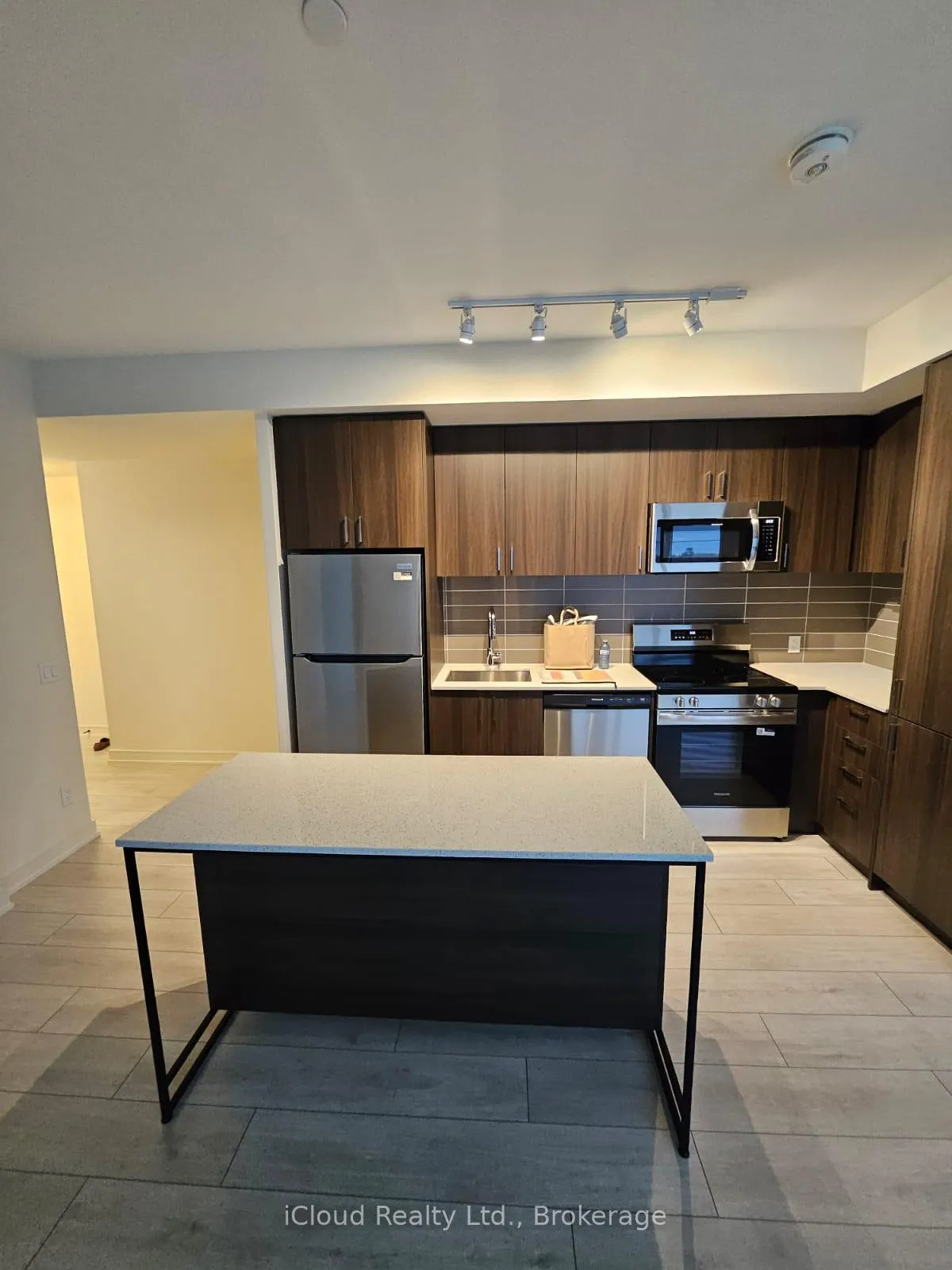 Photo 4 of Unit 302, 8020 Derry Road, Milton, Coates — HOMEH