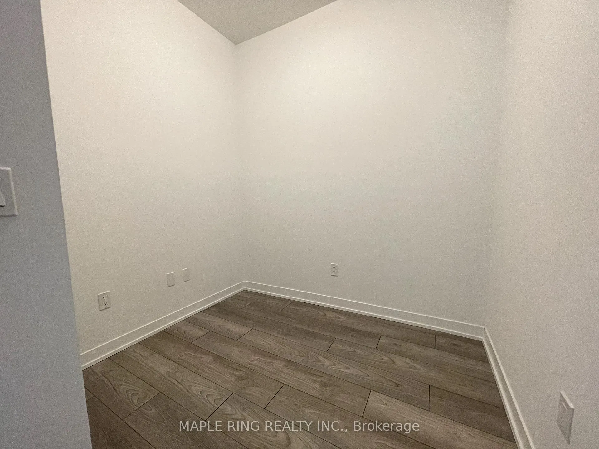Photo 3 of Unit 1117, 10 abeja Street, Vaughan, Concord — HOMEH
