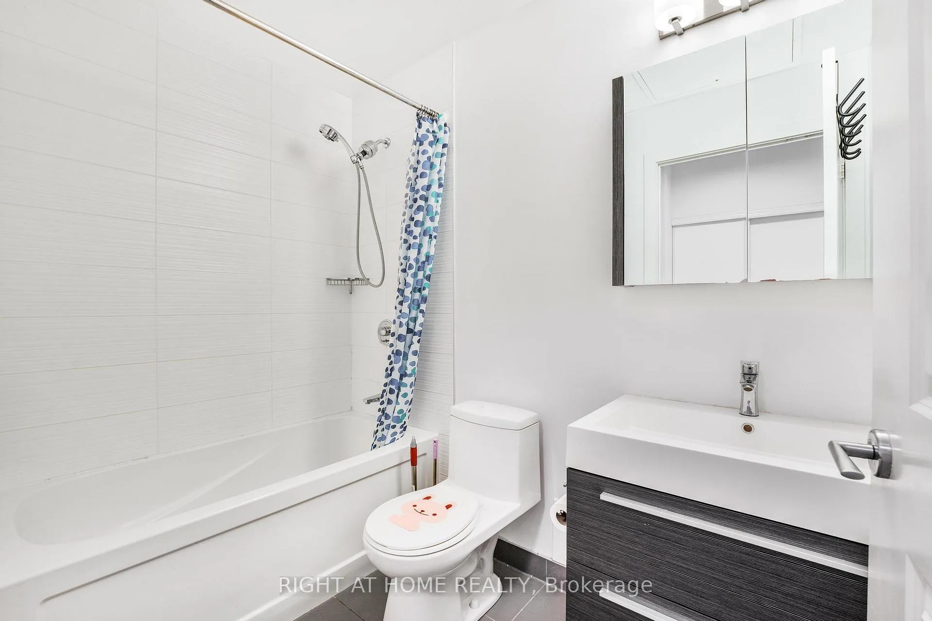 Photo 4 of Unit 313, 180 Enterprise Boulevard, Markham, Unionville — HOMEH