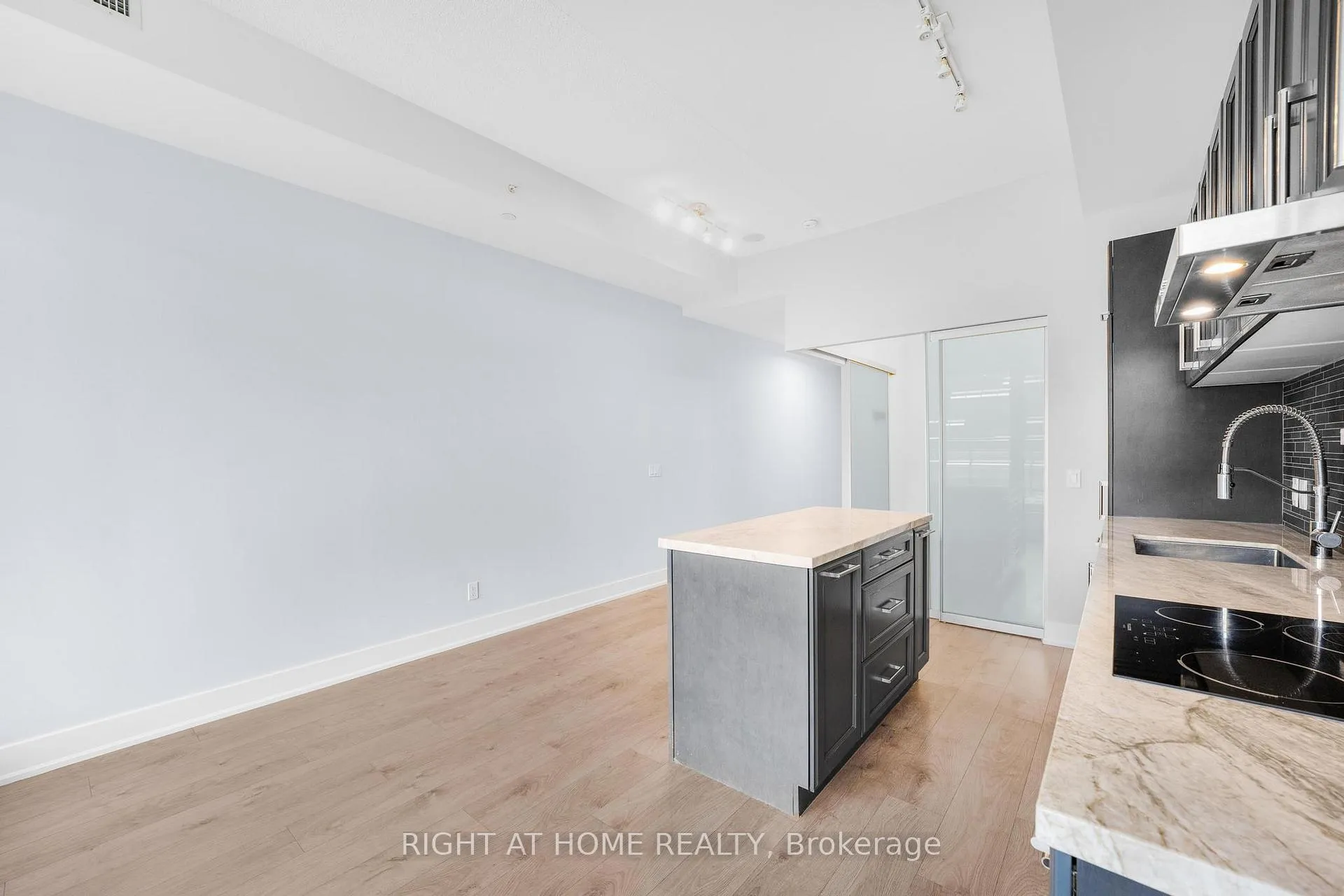 Photo 17 of Unit 313, 180 Enterprise Boulevard, Markham, Unionville — HOMEH