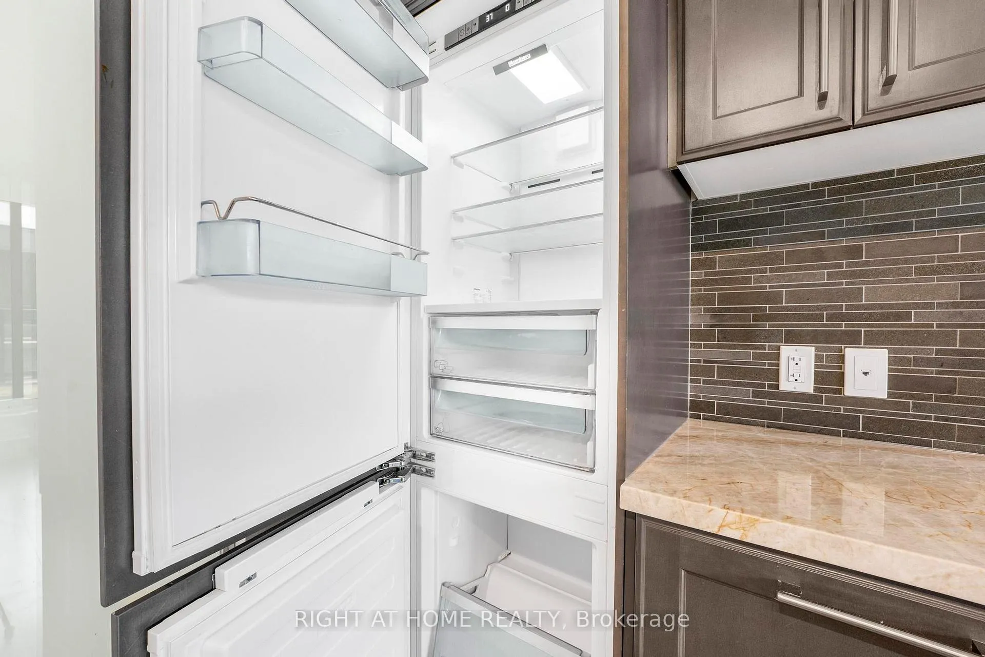 Photo 22 of Unit 313, 180 Enterprise Boulevard, Markham, Unionville — HOMEH