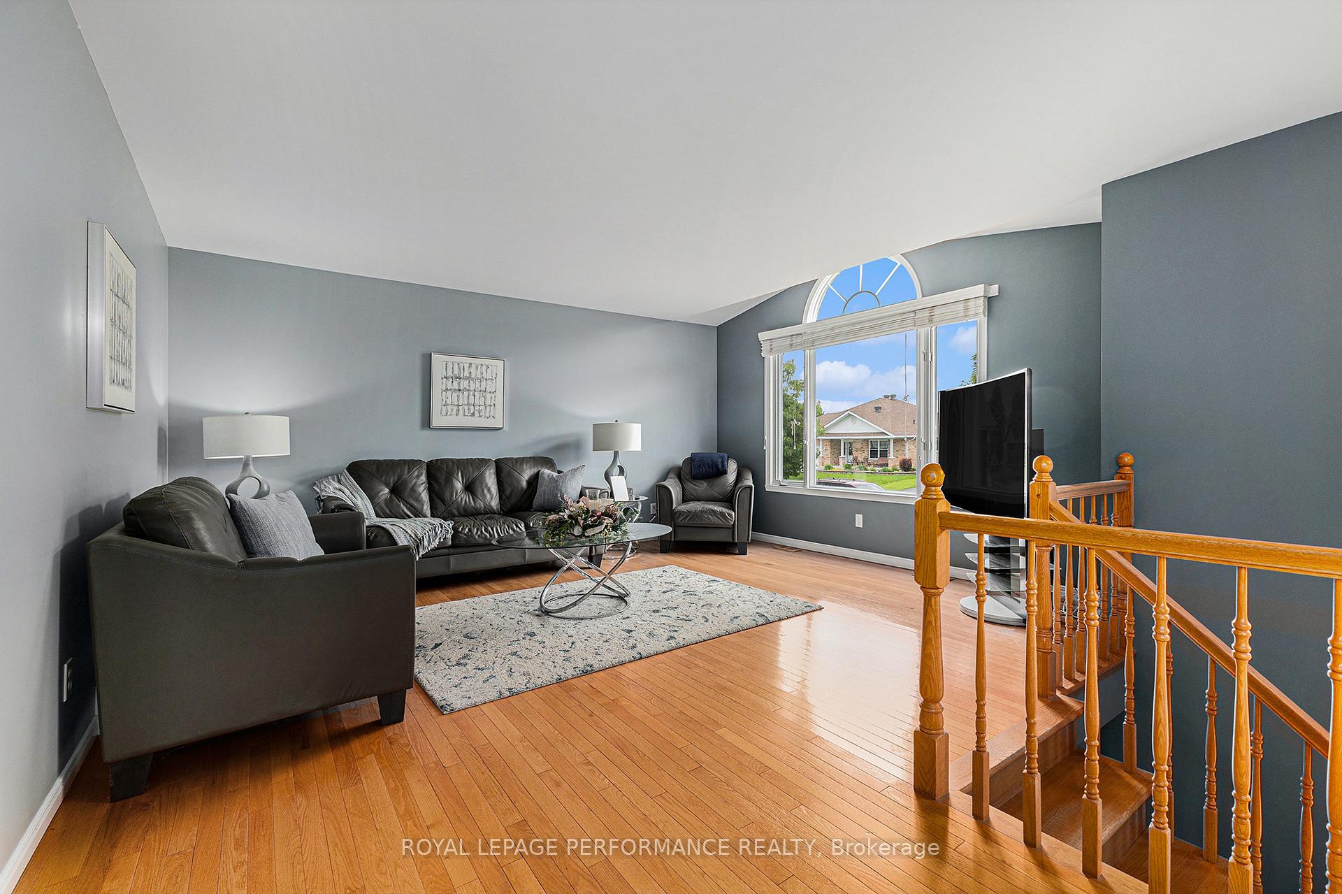 Photo 6 of 337 Ivan Crescent, Cornwall — HOMEH