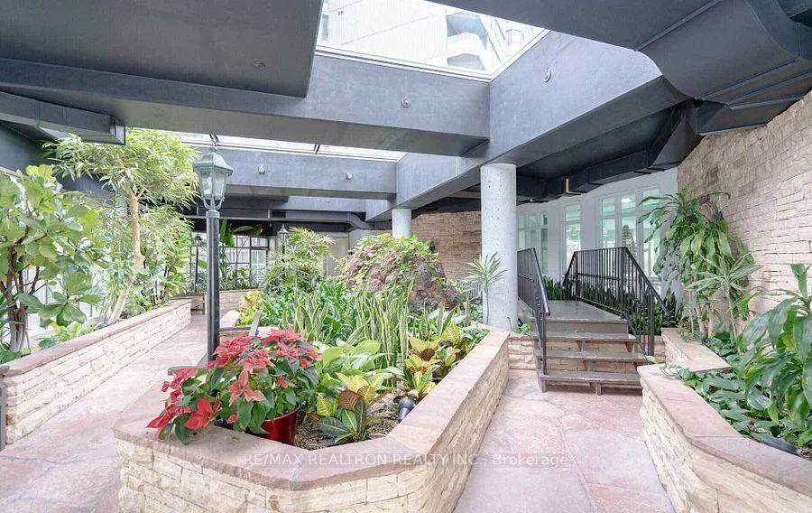 Photo 4 of Unit 1014, 7 Townsgate Drive, Vaughan, Crestwood-Springfarm-Yorkhill — HOMEH