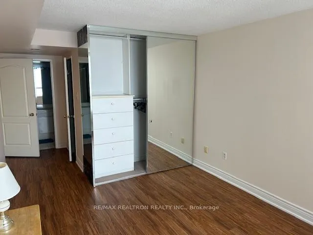 Photo 15 of Unit 1014, 7 Townsgate Drive, Vaughan, Crestwood-Springfarm-Yorkhill — HOMEH