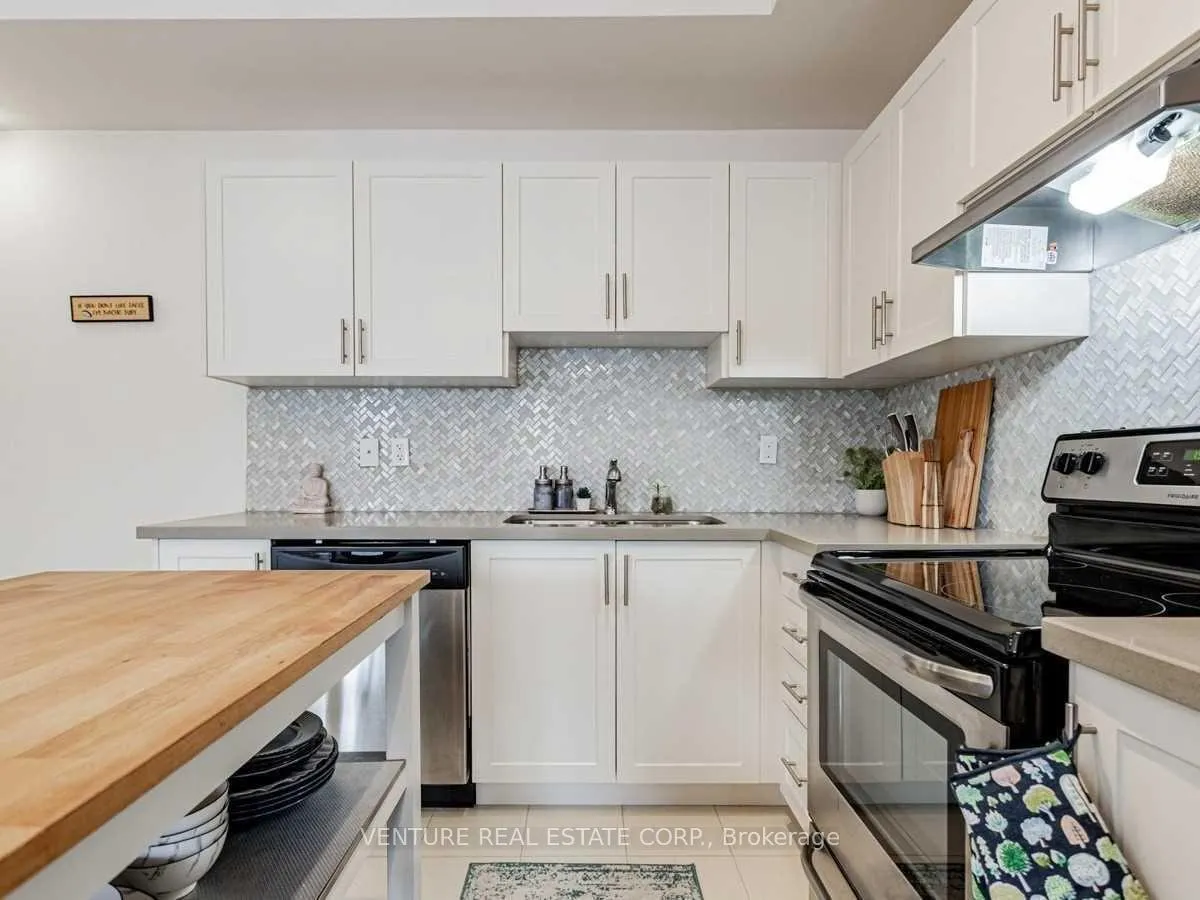 Photo 4 of Unit B22, 26 Bruce Street, Vaughan, East Woodbridge — HOMEH