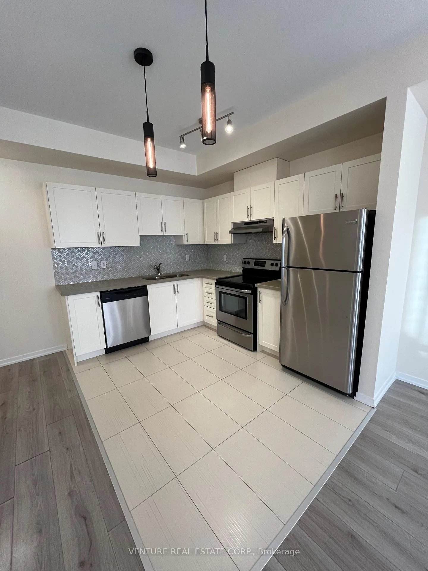 Photo 7 of Unit B22, 26 Bruce Street, Vaughan, East Woodbridge — HOMEH