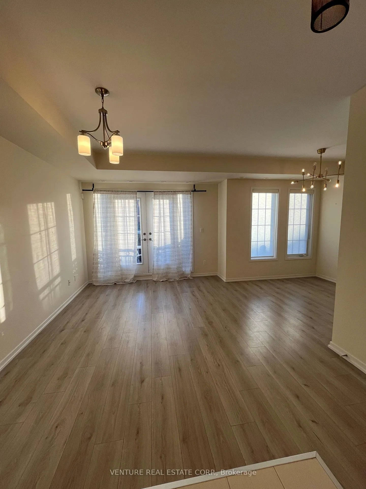 Photo 14 of Unit B22, 26 Bruce Street, Vaughan, East Woodbridge — HOMEH