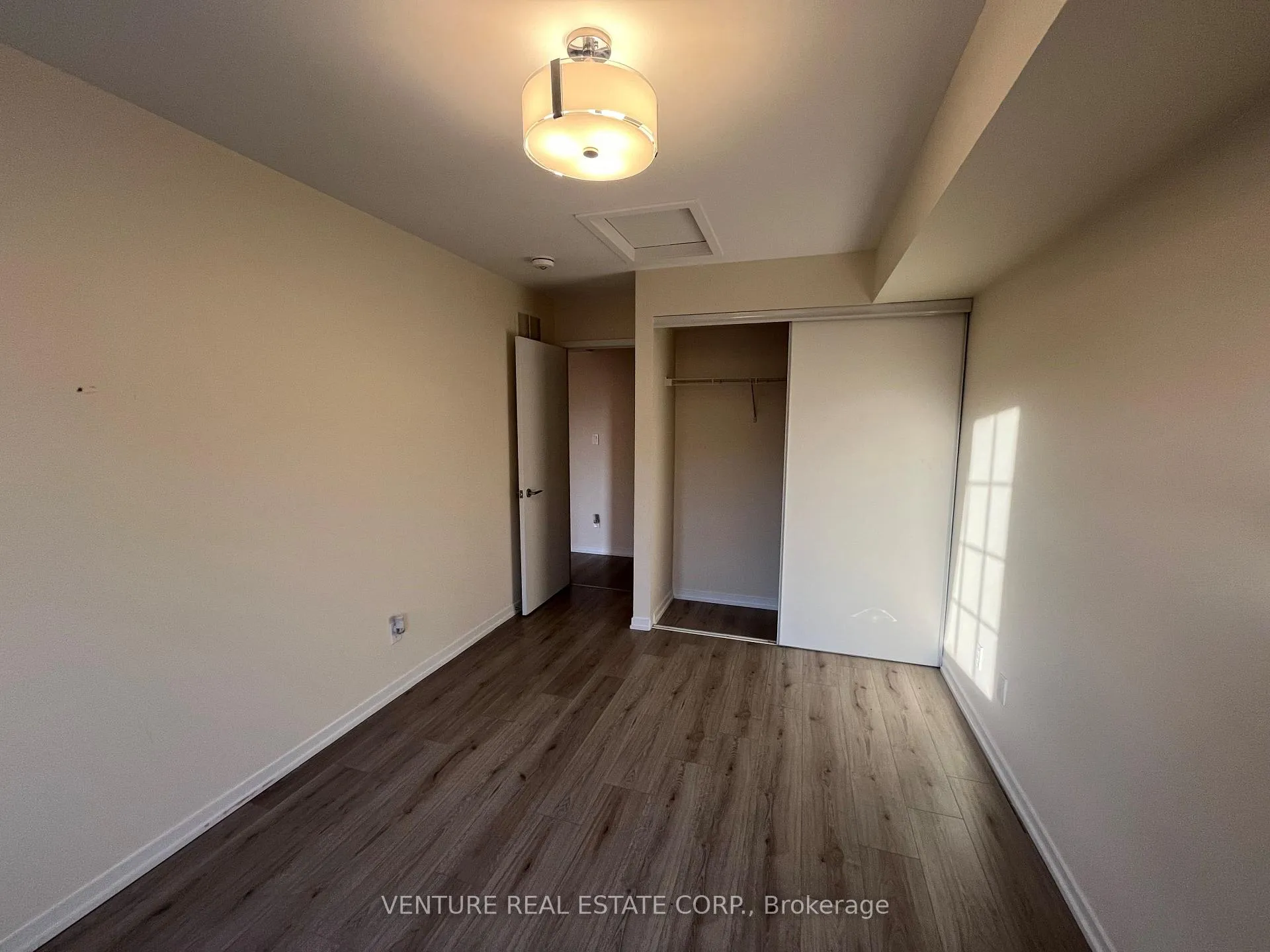 Photo 21 of Unit B22, 26 Bruce Street, Vaughan, East Woodbridge — HOMEH
