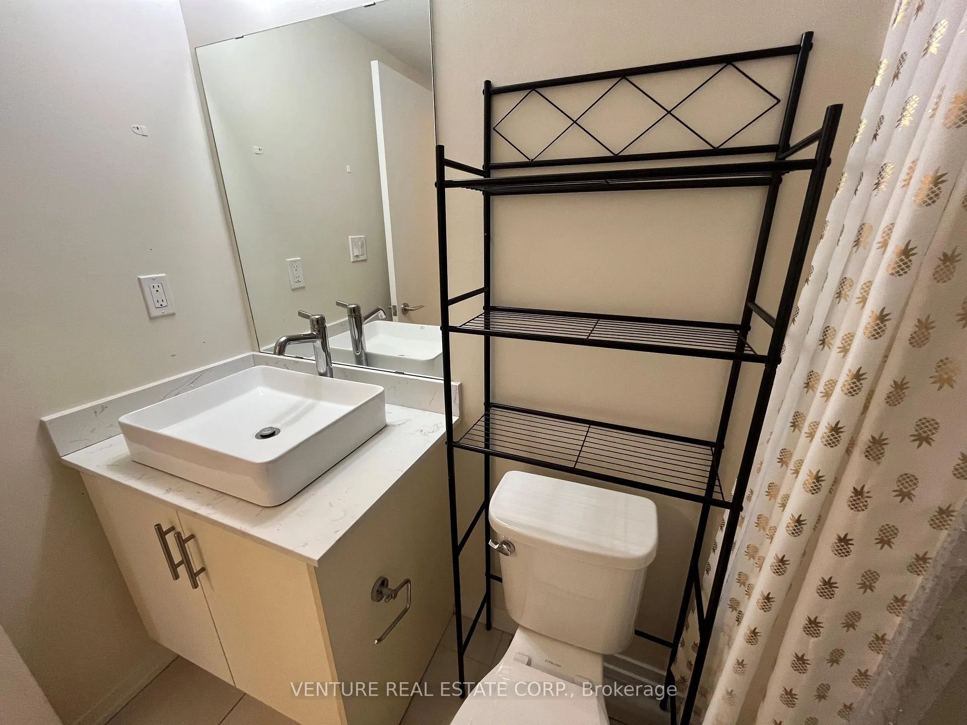 Photo 26 of Unit B22, 26 Bruce Street, Vaughan, East Woodbridge — HOMEH
