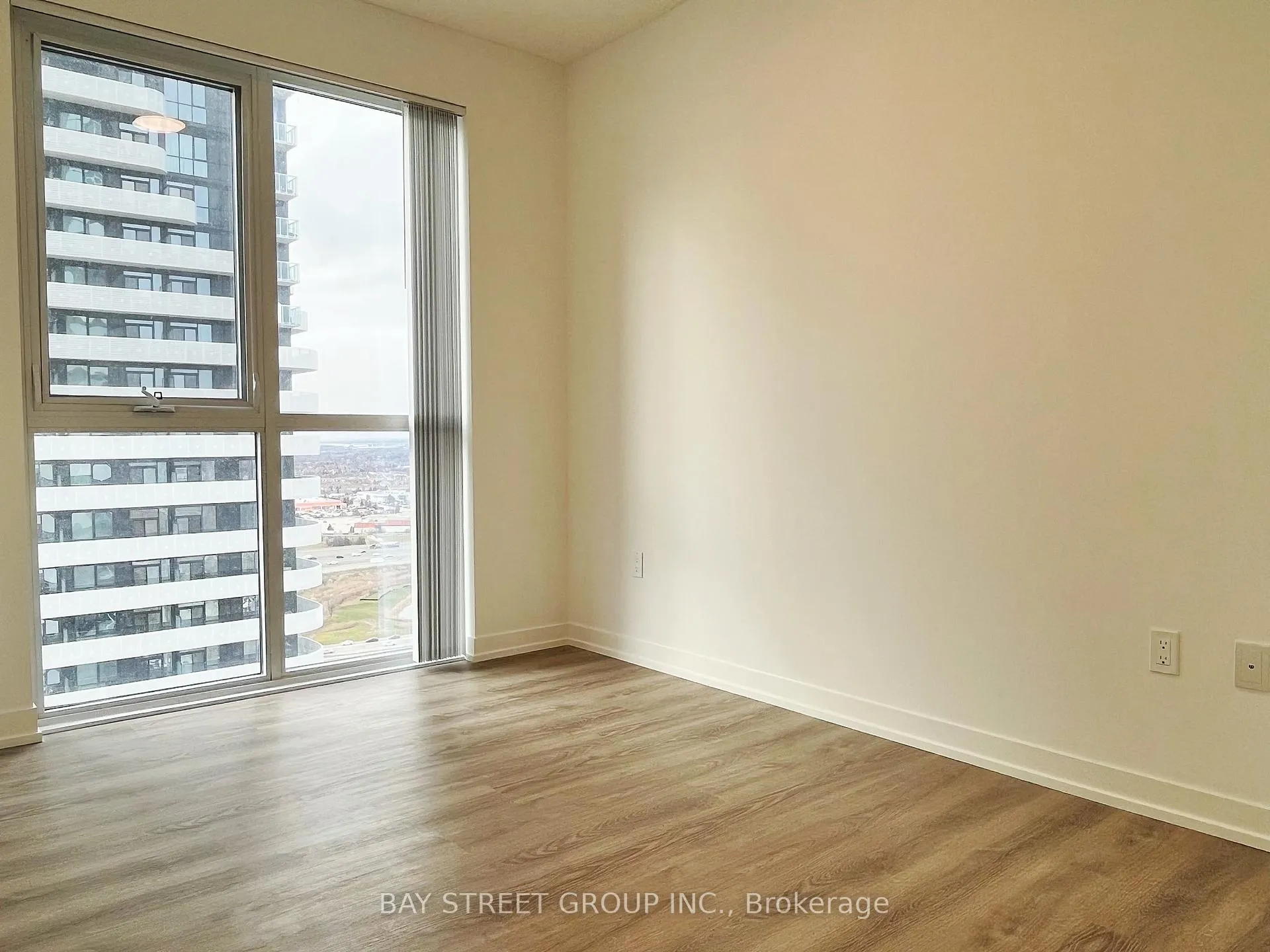 Photo 10 of Unit 2912, 8 Interchange Way, Vaughan, Vaughan Corporate Centre — HOMEH