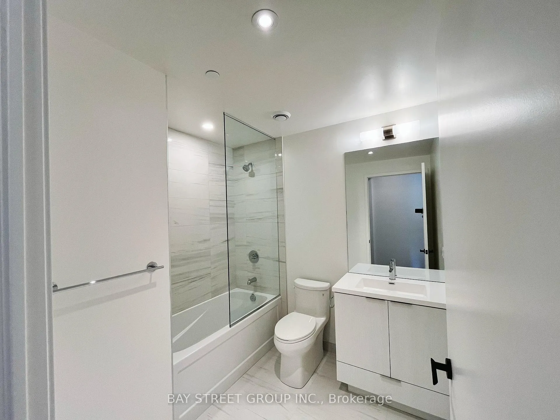 Photo 11 of Unit 2912, 8 Interchange Way, Vaughan, Vaughan Corporate Centre — HOMEH