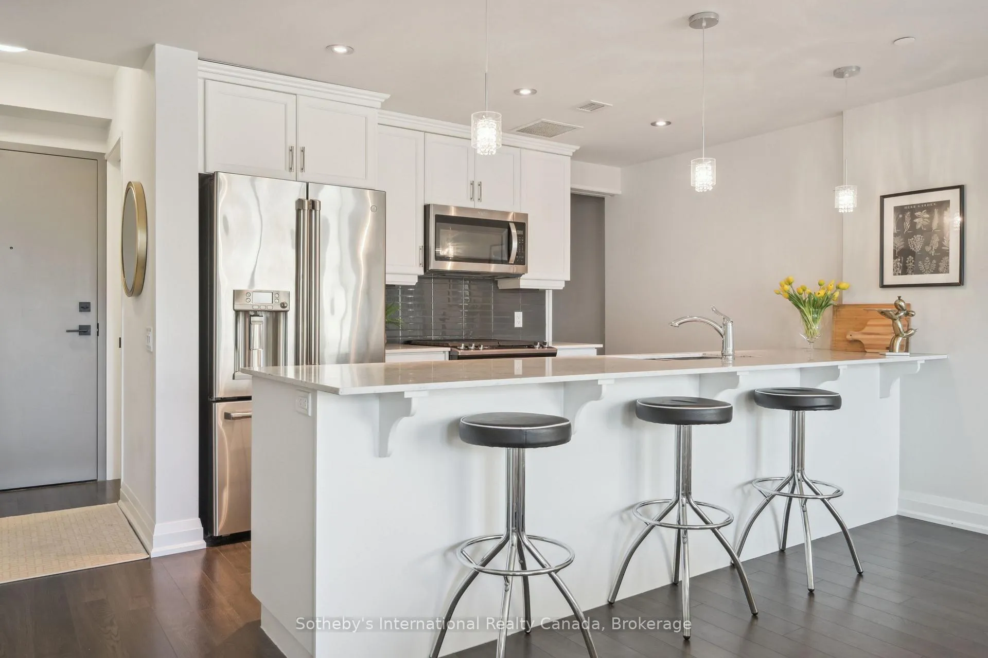 Photo 6 of Unit 509, 181 James Street N, Hamilton, Strathcona — HOMEH