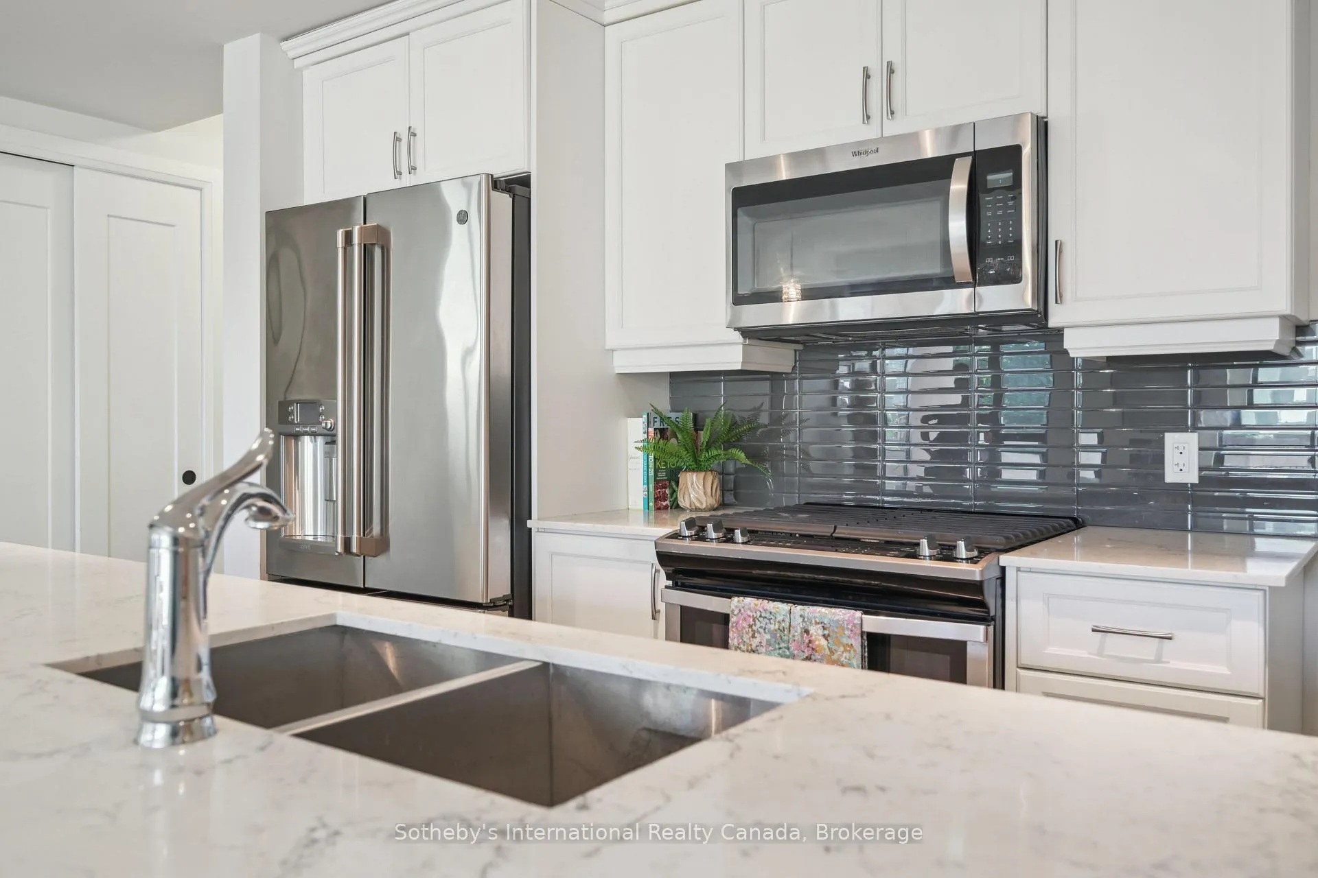 Photo 9 of Unit 509, 181 James Street N, Hamilton, Strathcona — HOMEH