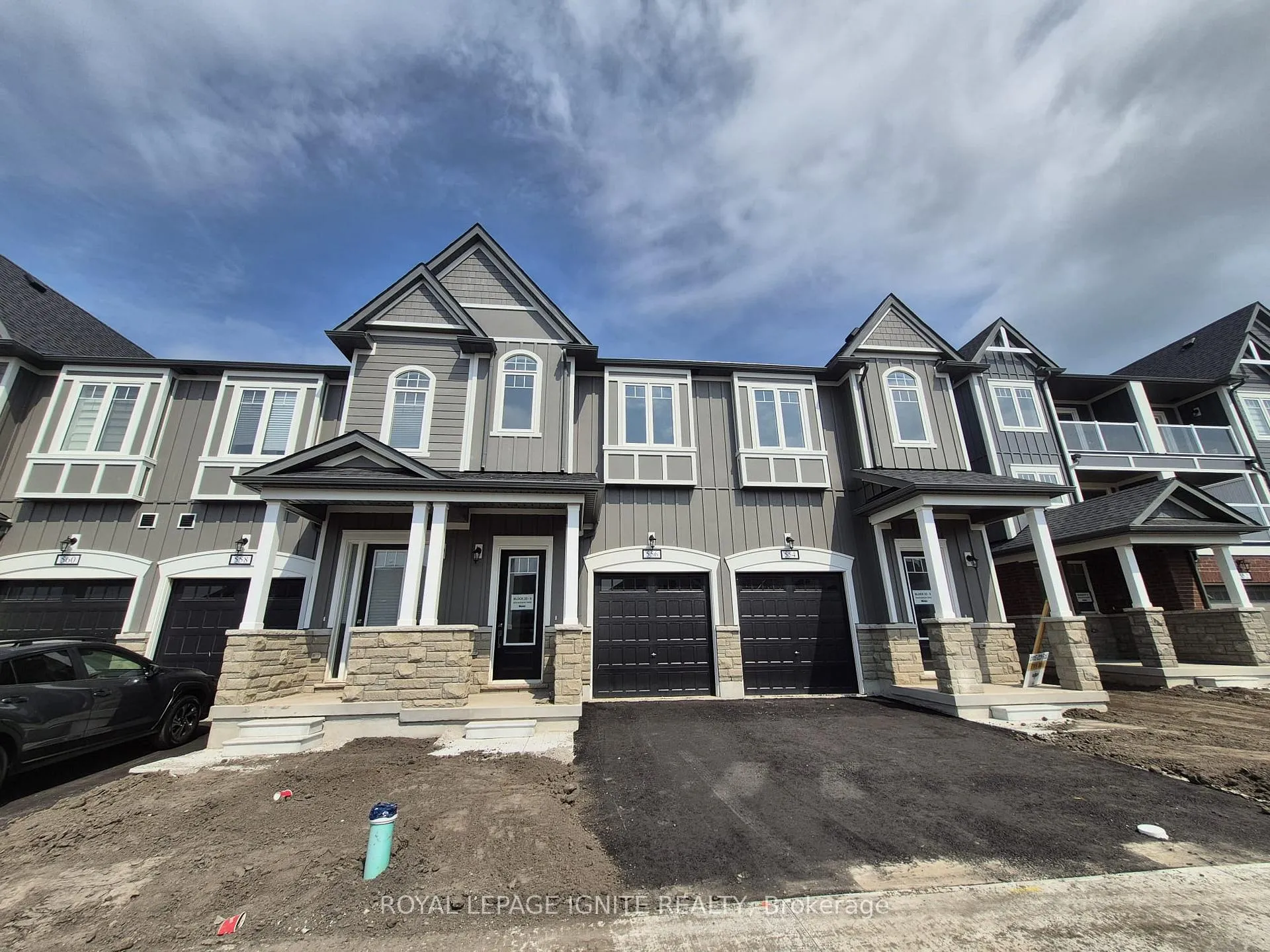 Photo 1 of 556 Hudson Crescent, Midland — HOMEH