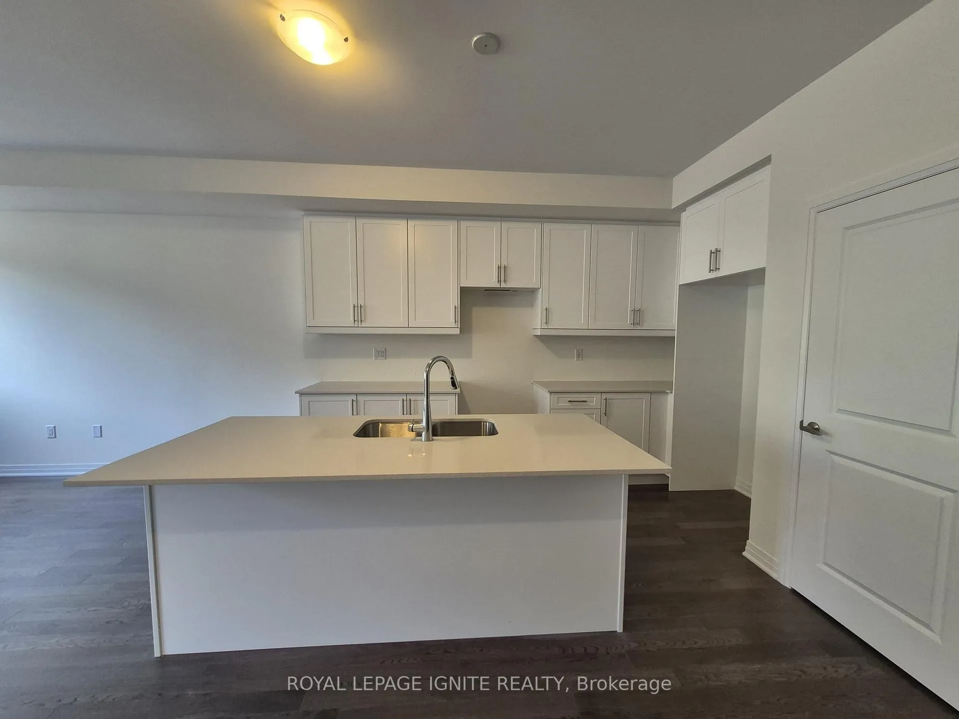 Photo 6 of 556 Hudson Crescent, Midland — HOMEH