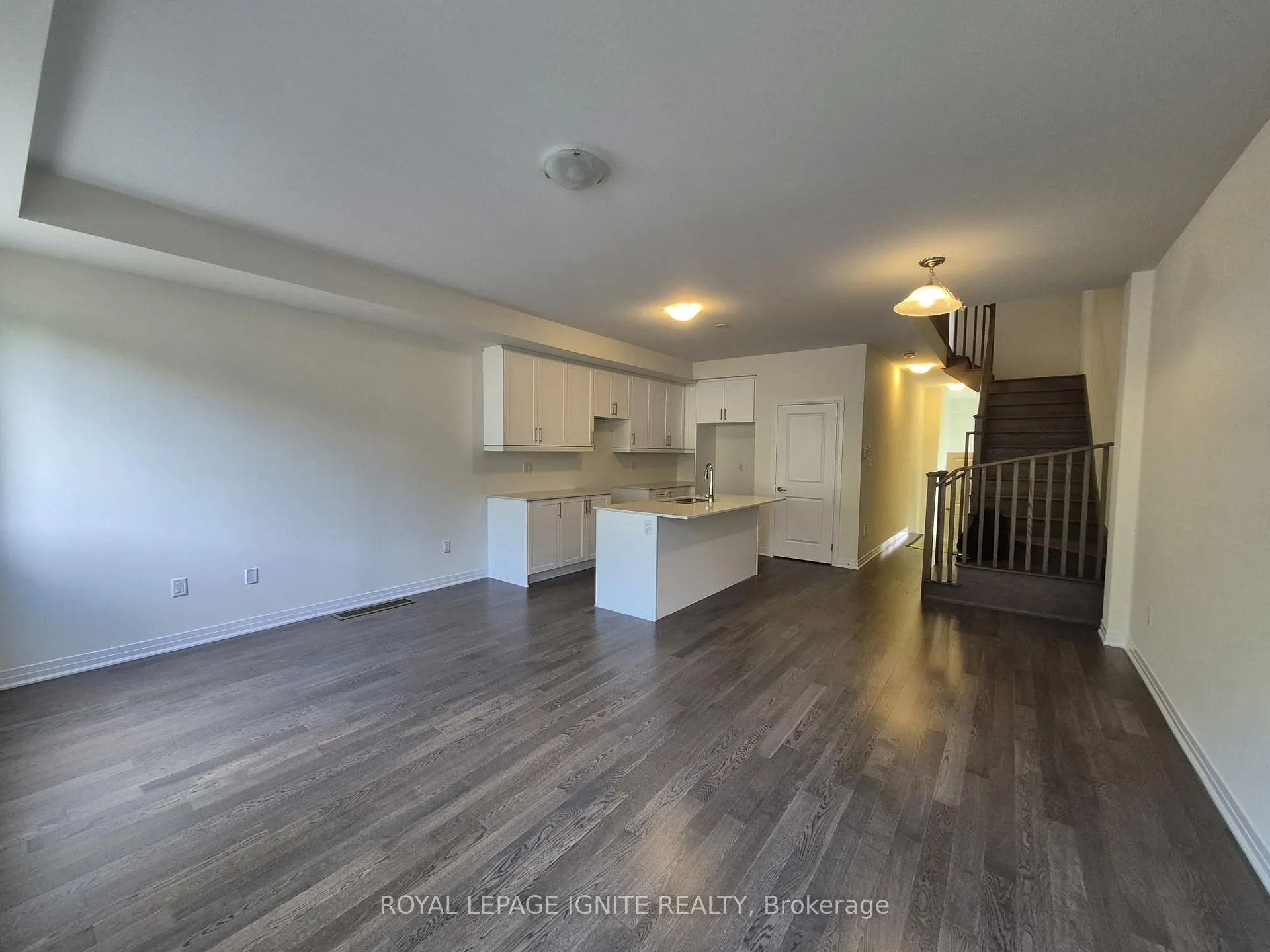 Photo 8 of 556 Hudson Crescent, Midland — HOMEH