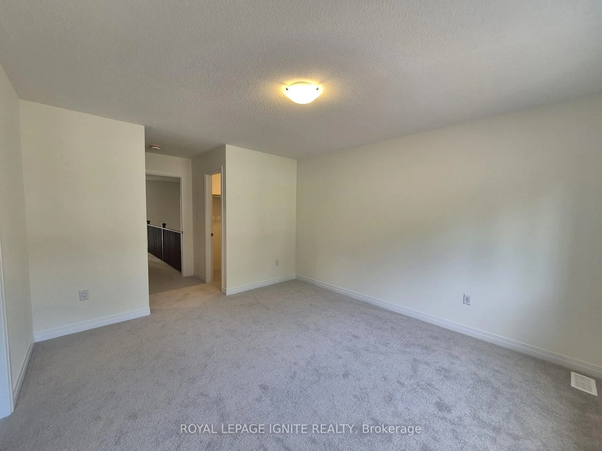 Photo 13 of 556 Hudson Crescent, Midland — HOMEH