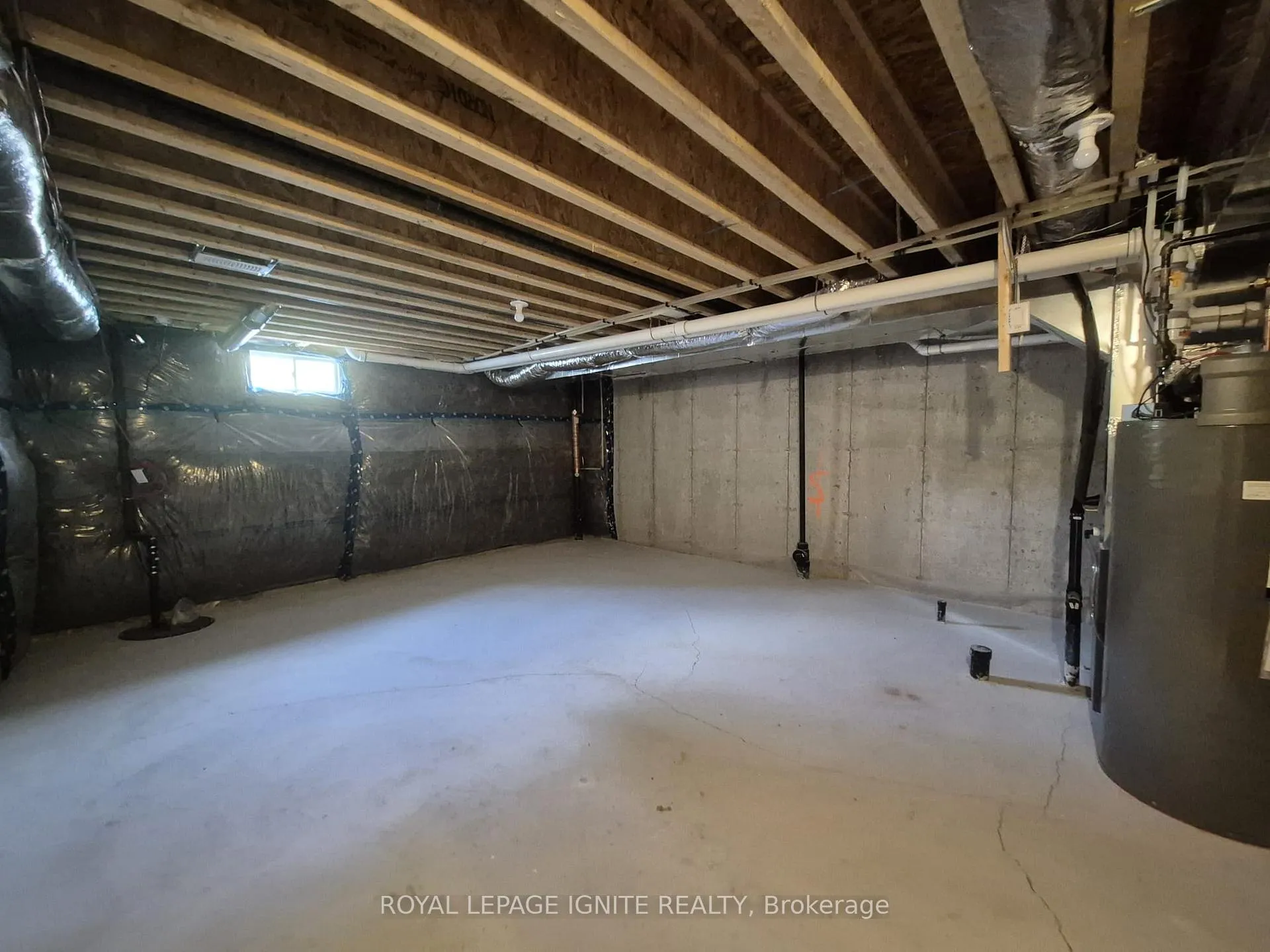 Photo 24 of 556 Hudson Crescent, Midland — HOMEH