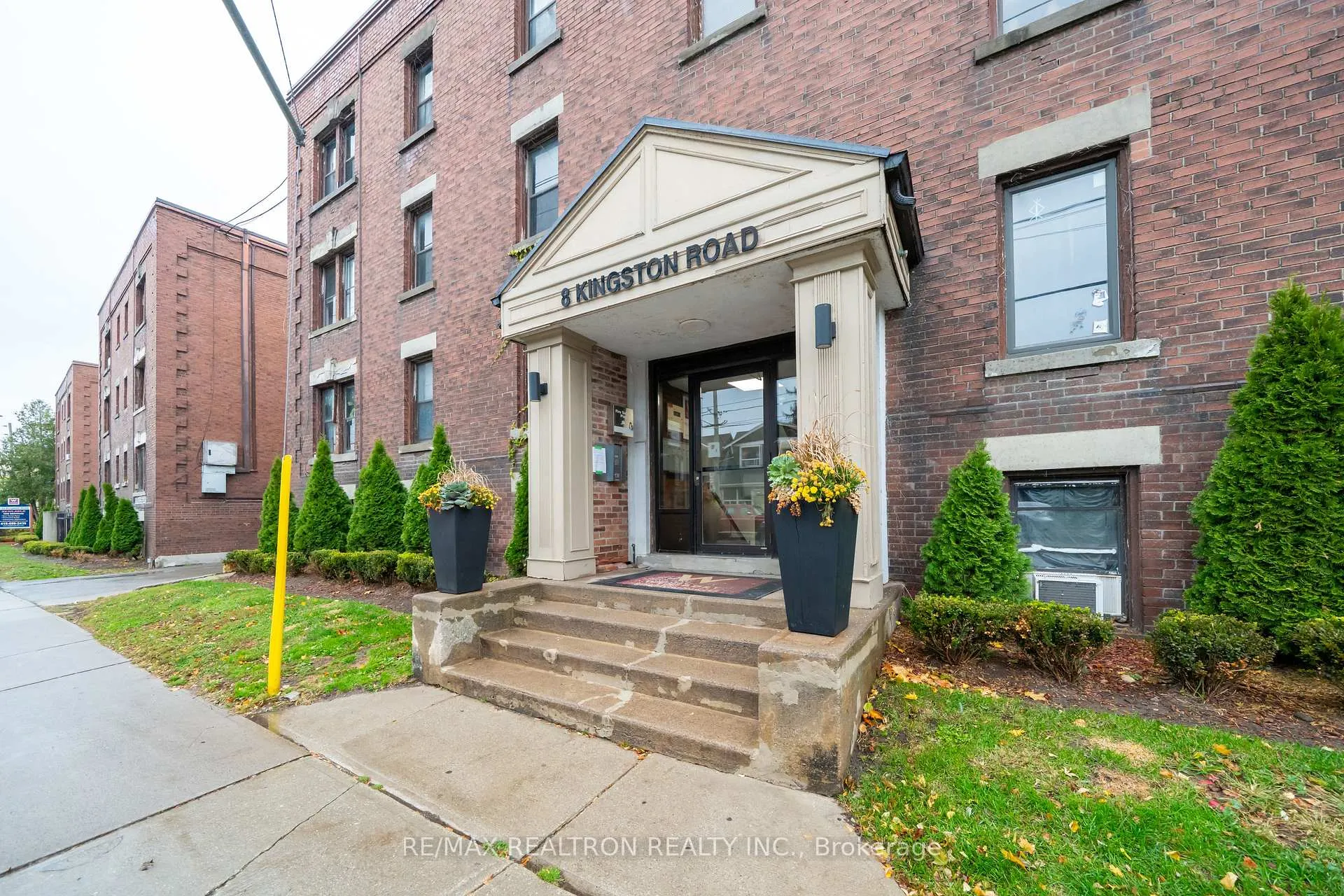Photo 1 of Unit 49, 8 Kingston Road, Toronto, Woodbine Corridor — HOMEH