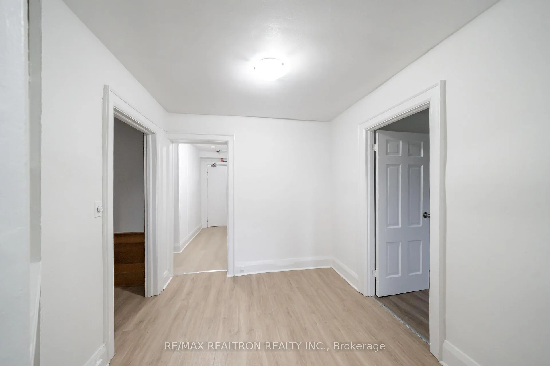 Photo 6 of Unit 49, 8 Kingston Road, Toronto, Woodbine Corridor — HOMEH