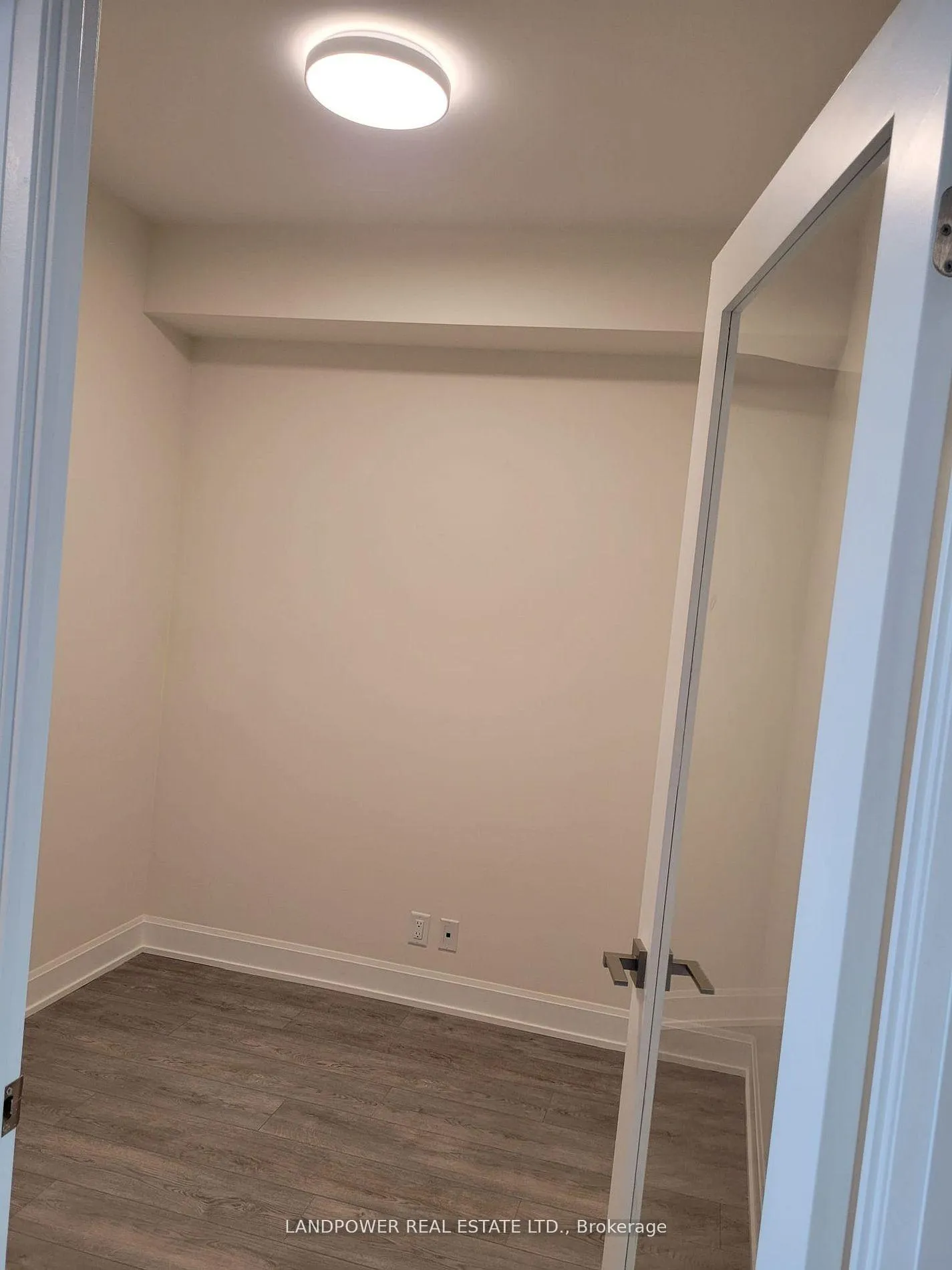 Photo 5 of Unit 1908, 8 Water Walk Drive, Markham, Unionville — HOMEH