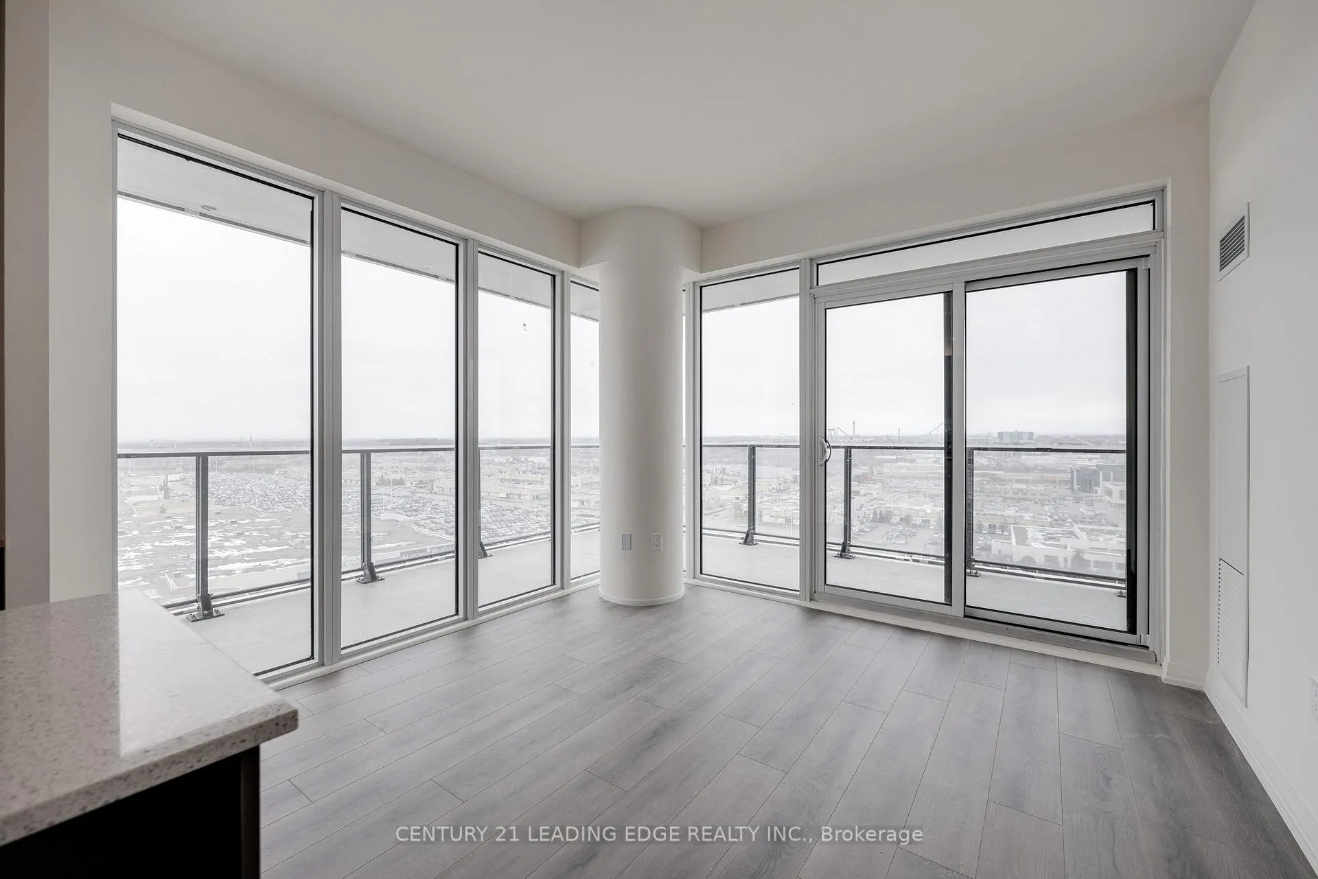 Photo 7 of Unit 1521, 9000 Jane Street, Vaughan, Concord — HOMEH