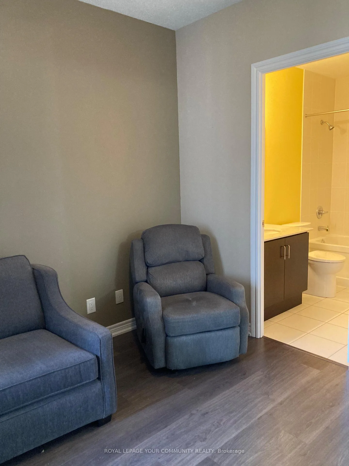 Photo 7 of Unit 201, 9255 Jane Street, Vaughan, Maple — HOMEH