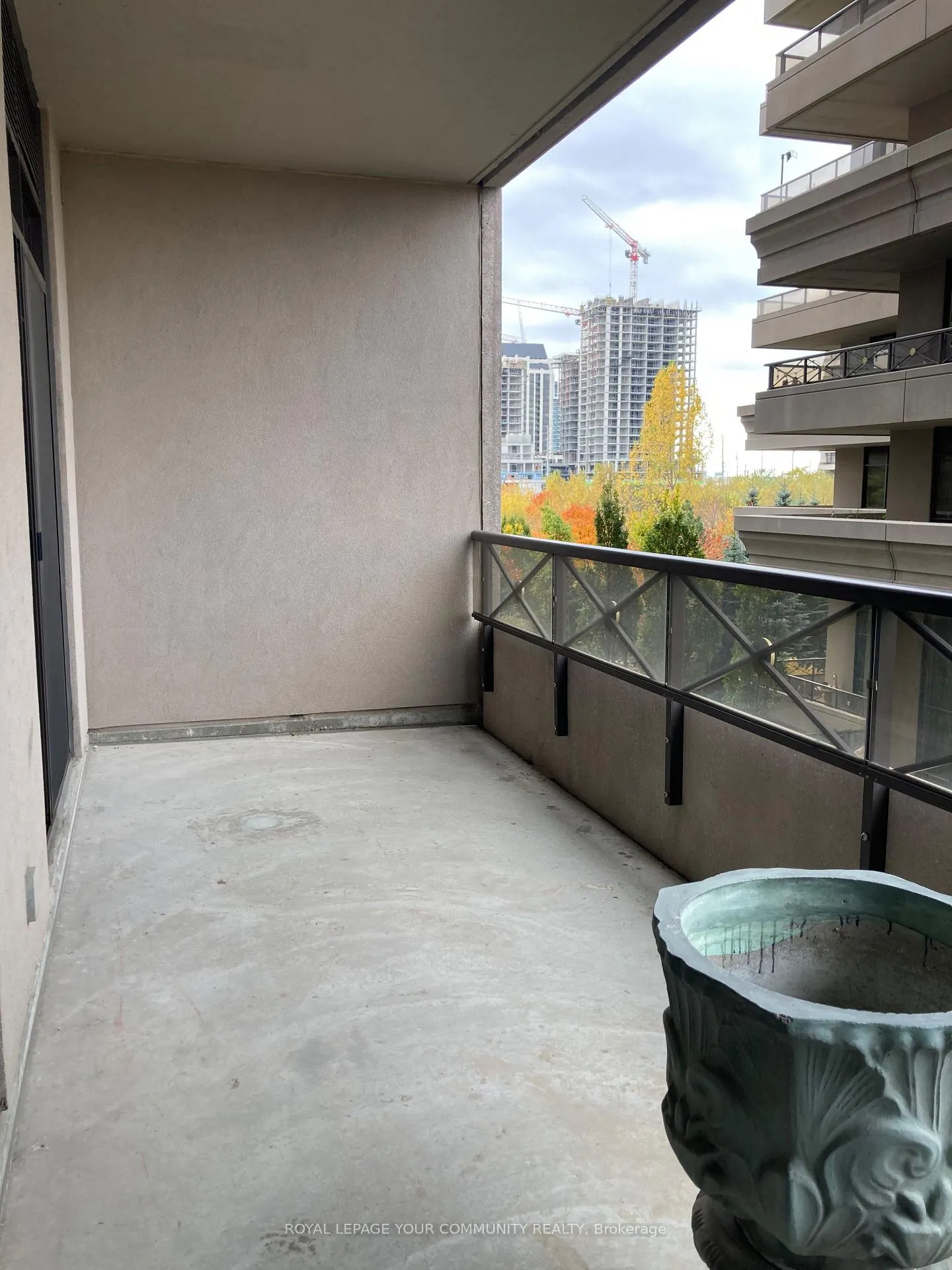 Photo 13 of Unit 201, 9255 Jane Street, Vaughan, Maple — HOMEH