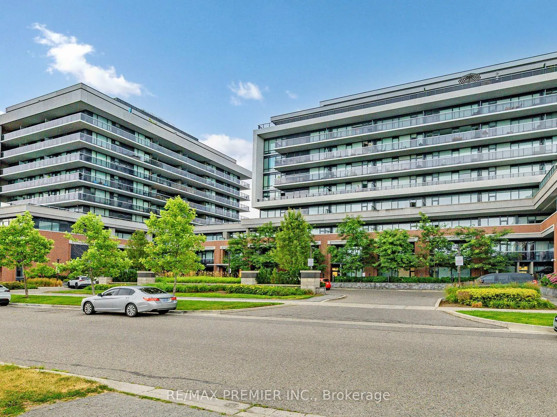 Photo 1 of Unit PH 1002, 4800 Highway 7, Vaughan, East Woodbridge — HOMEH