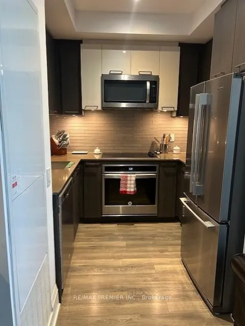 Photo 3 of Unit PH 1002, 4800 Highway 7, Vaughan, East Woodbridge — HOMEH
