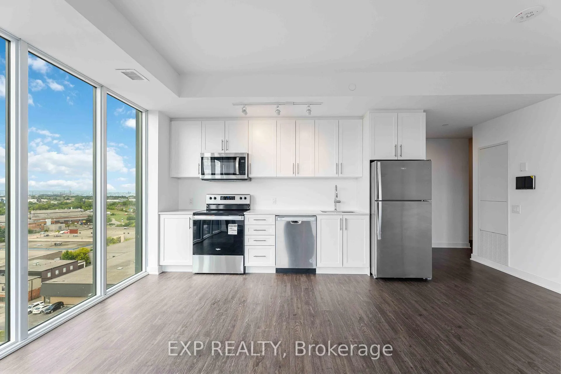 Photo 10 of Unit 1006, 2782 Barton Street E, Hamilton, Riverdale — HOMEH