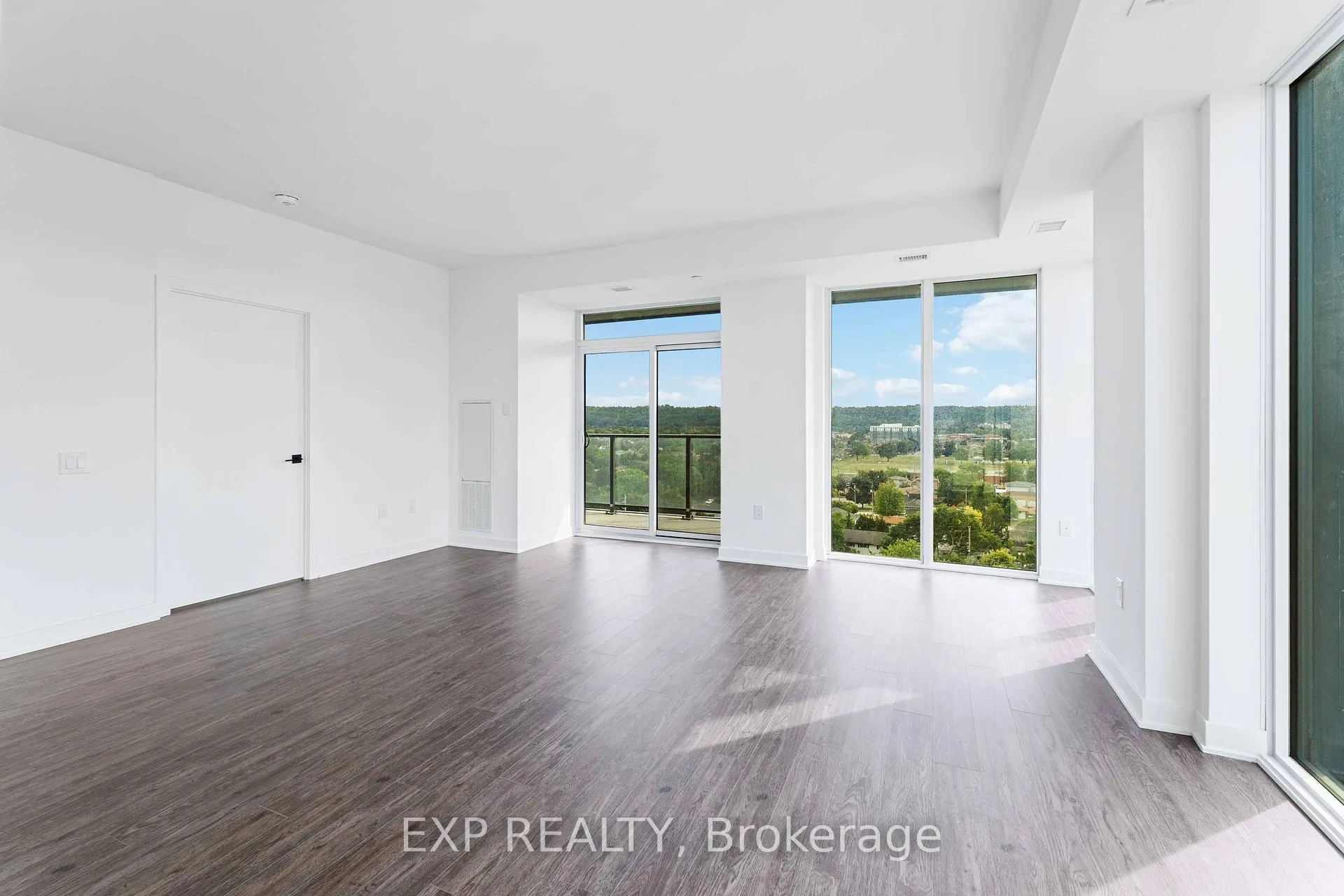 Photo 12 of Unit 1006, 2782 Barton Street E, Hamilton, Riverdale — HOMEH