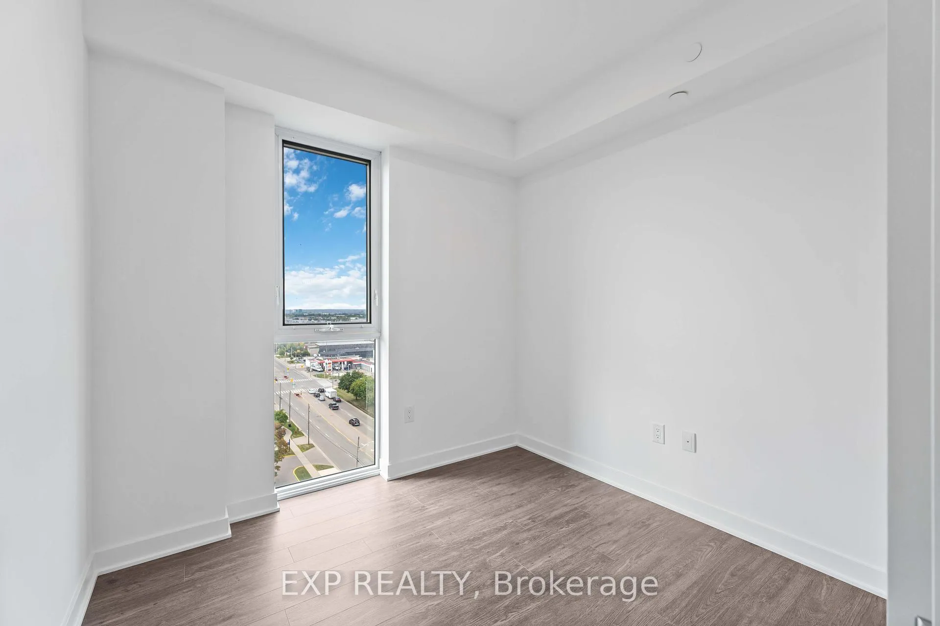 Photo 16 of Unit 1006, 2782 Barton Street E, Hamilton, Riverdale — HOMEH