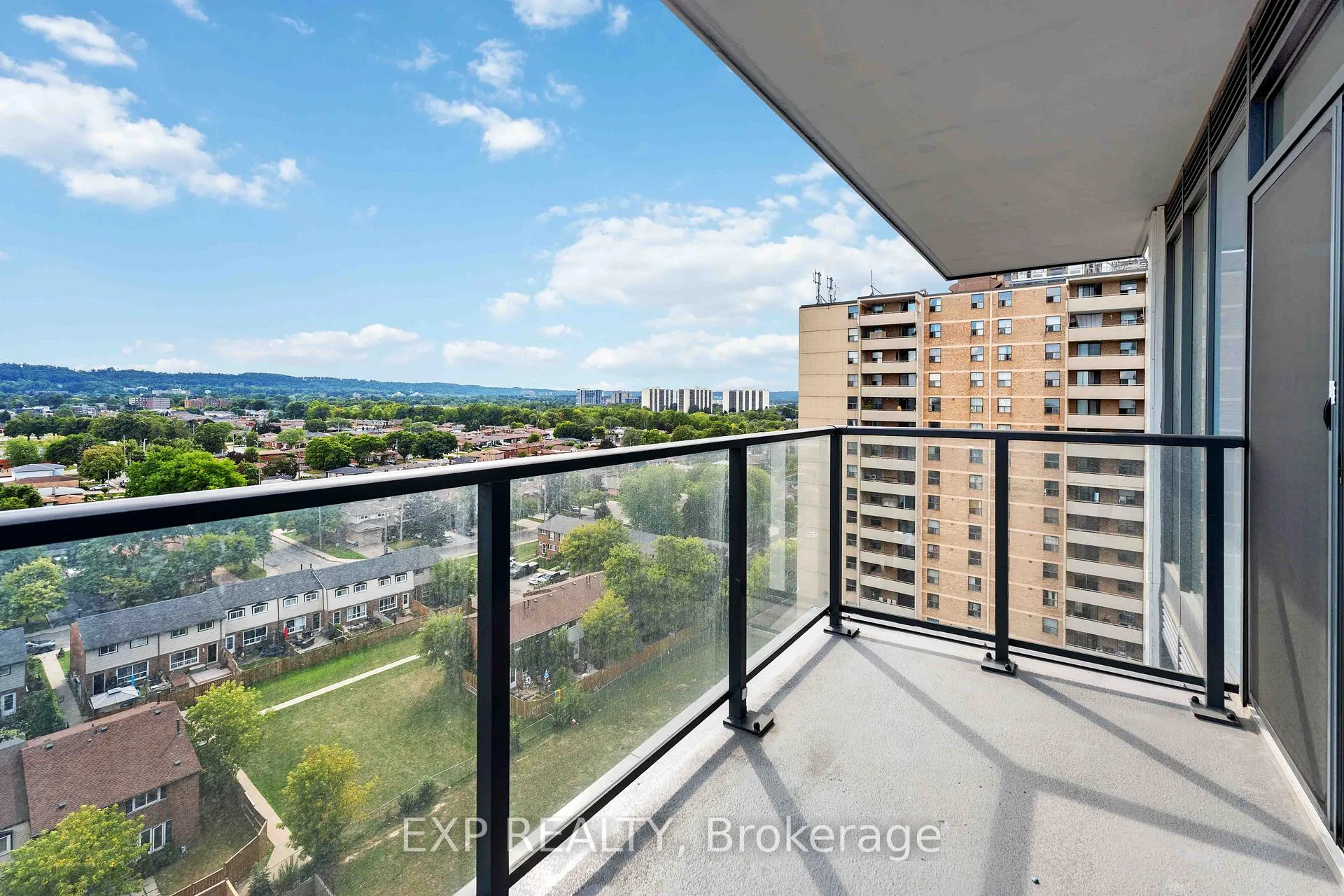 Photo 21 of Unit 1006, 2782 Barton Street E, Hamilton, Riverdale — HOMEH