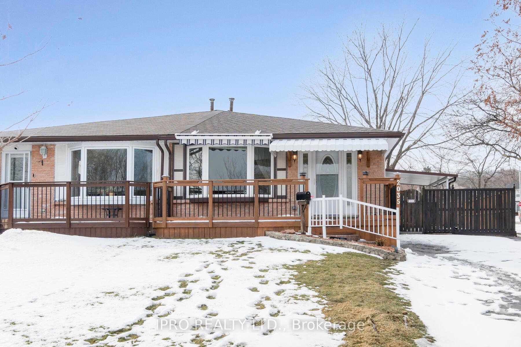 Front of 2035 Carleton Court