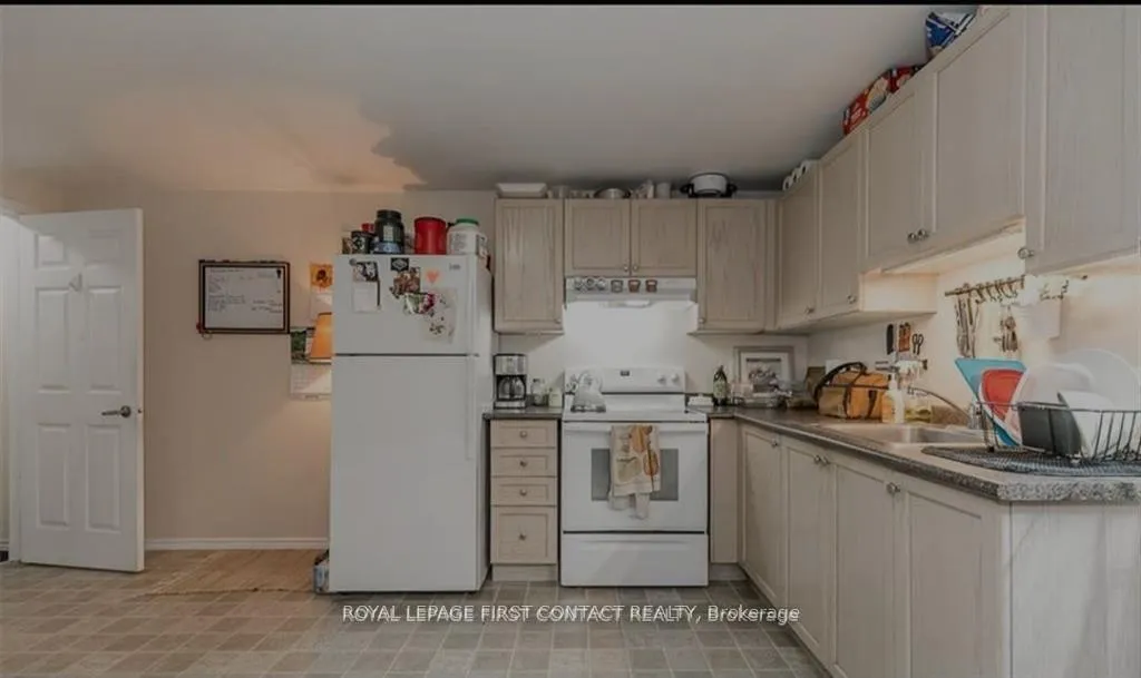 Photo 3 of 5 Monique Crescent, Barrie, East Bayfield — HOMEH