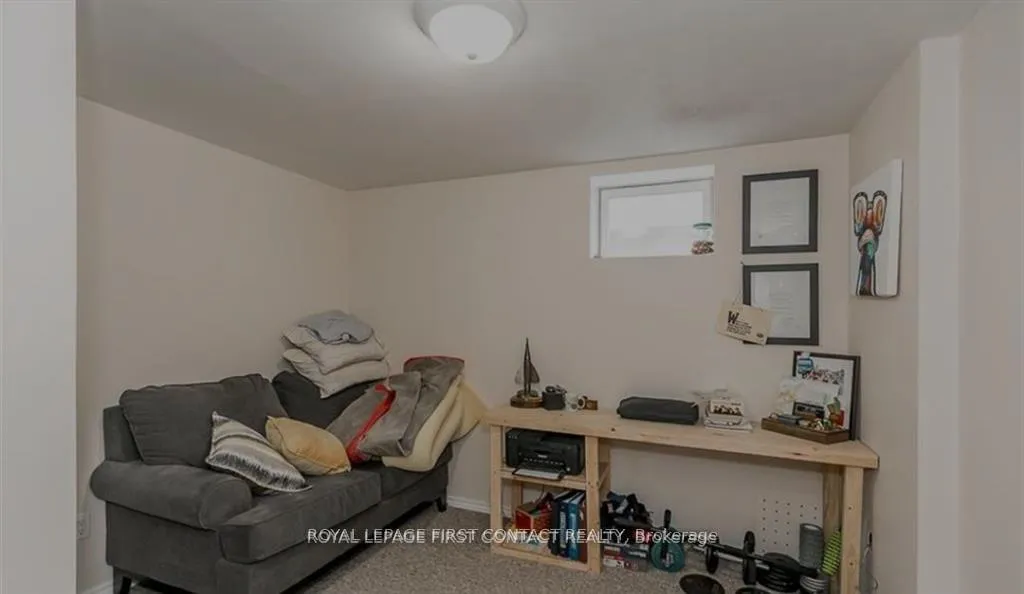 Photo 6 of 5 Monique Crescent, Barrie, East Bayfield — HOMEH