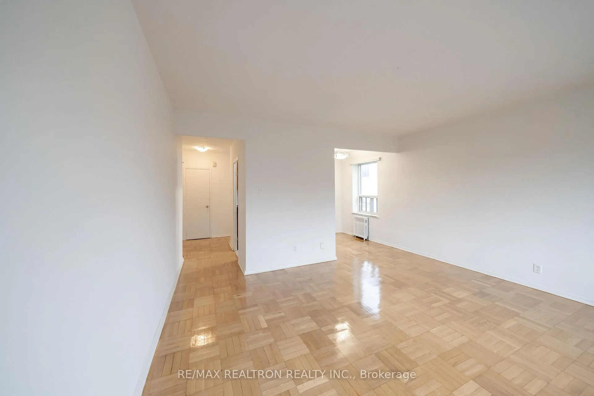 Photo 4 of Unit 208, 156 Kingston Road, Toronto, Woodbine Corridor — HOMEH