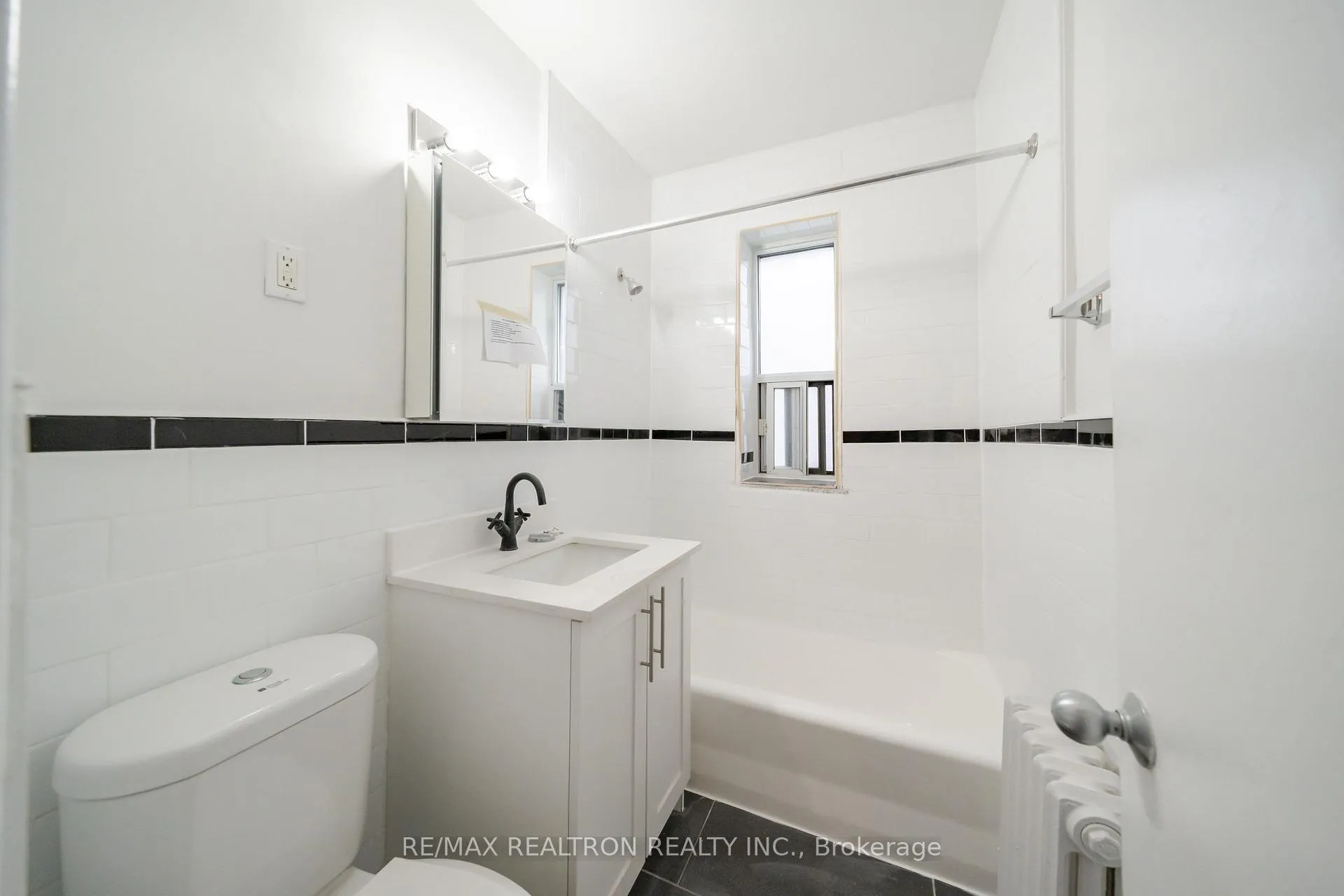 Photo 7 of Unit 208, 156 Kingston Road, Toronto, Woodbine Corridor — HOMEH