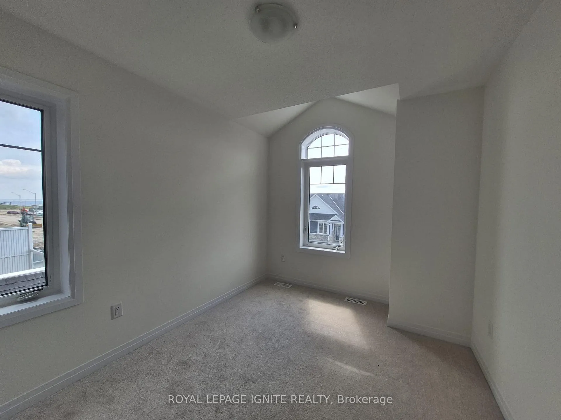 Photo 14 of 554 Hudson Crescent, Midland — HOMEH