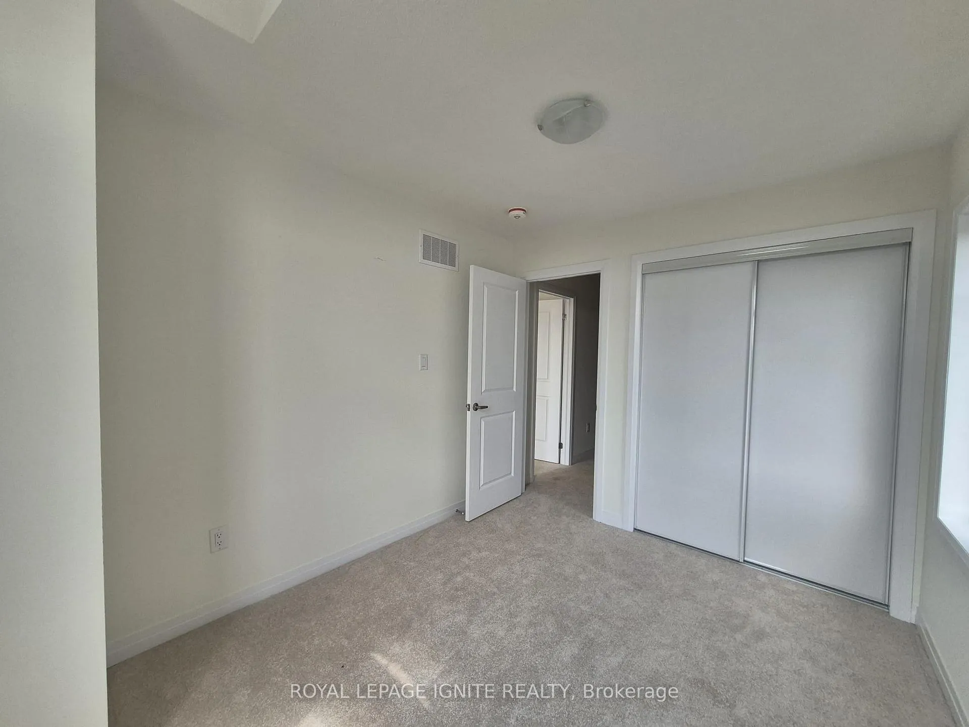 Photo 15 of 554 Hudson Crescent, Midland — HOMEH