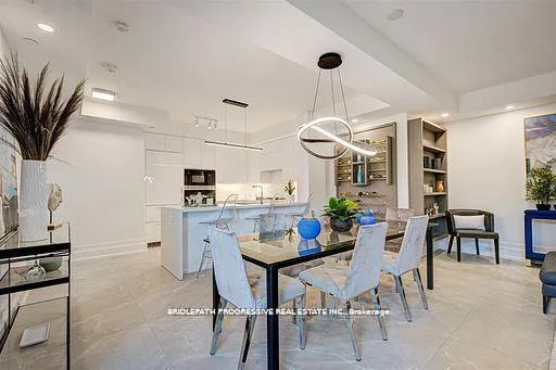 Photo 9 of Unit 301, 3 Southvale Drive, Toronto, Leaside — HOMEH
