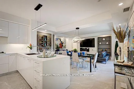 Photo 14 of Unit 301, 3 Southvale Drive, Toronto, Leaside — HOMEH